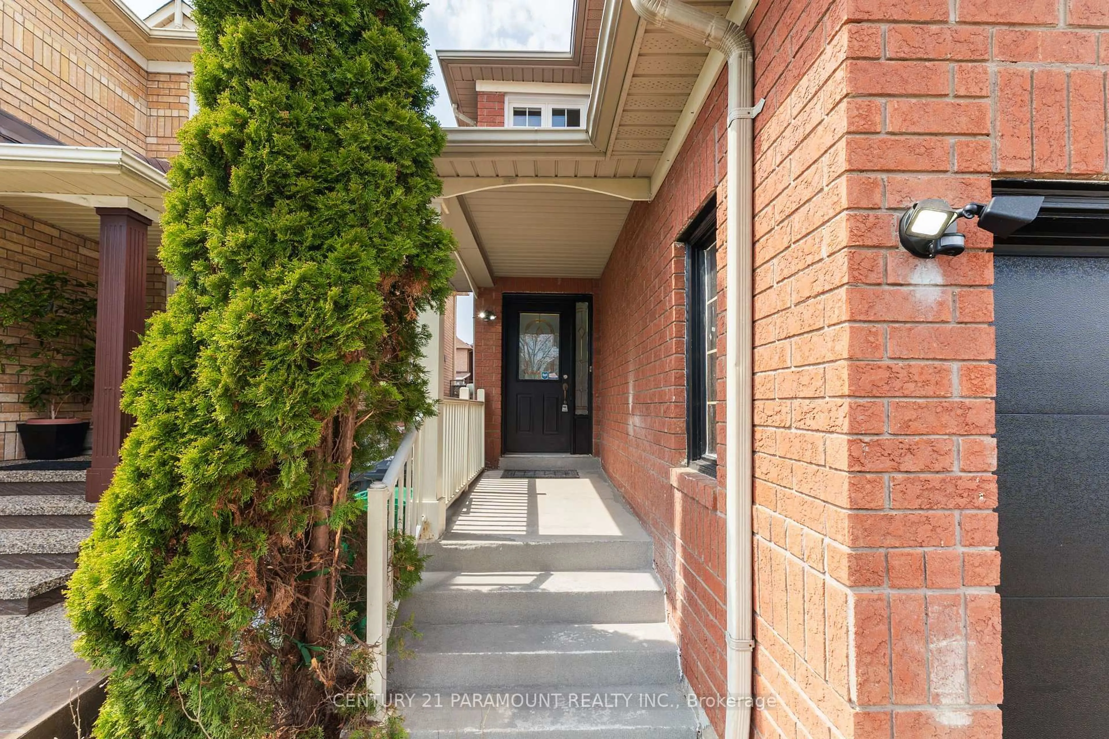 Unknown for 641 Macbeth Hts, Mississauga Ontario L5W 1E5