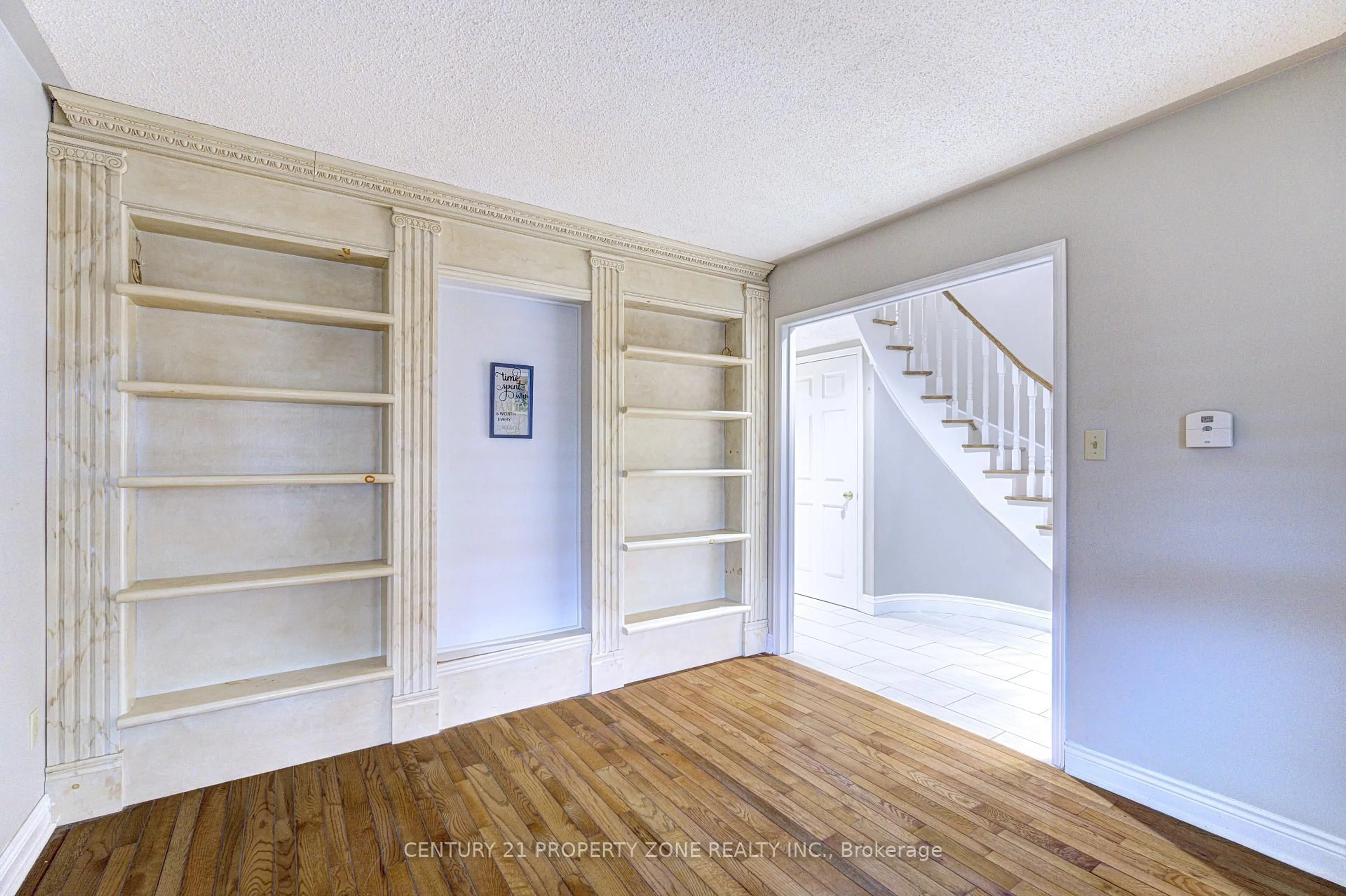 Unknown for 4 Compton Crt, Caledon Ontario L7E 1L4