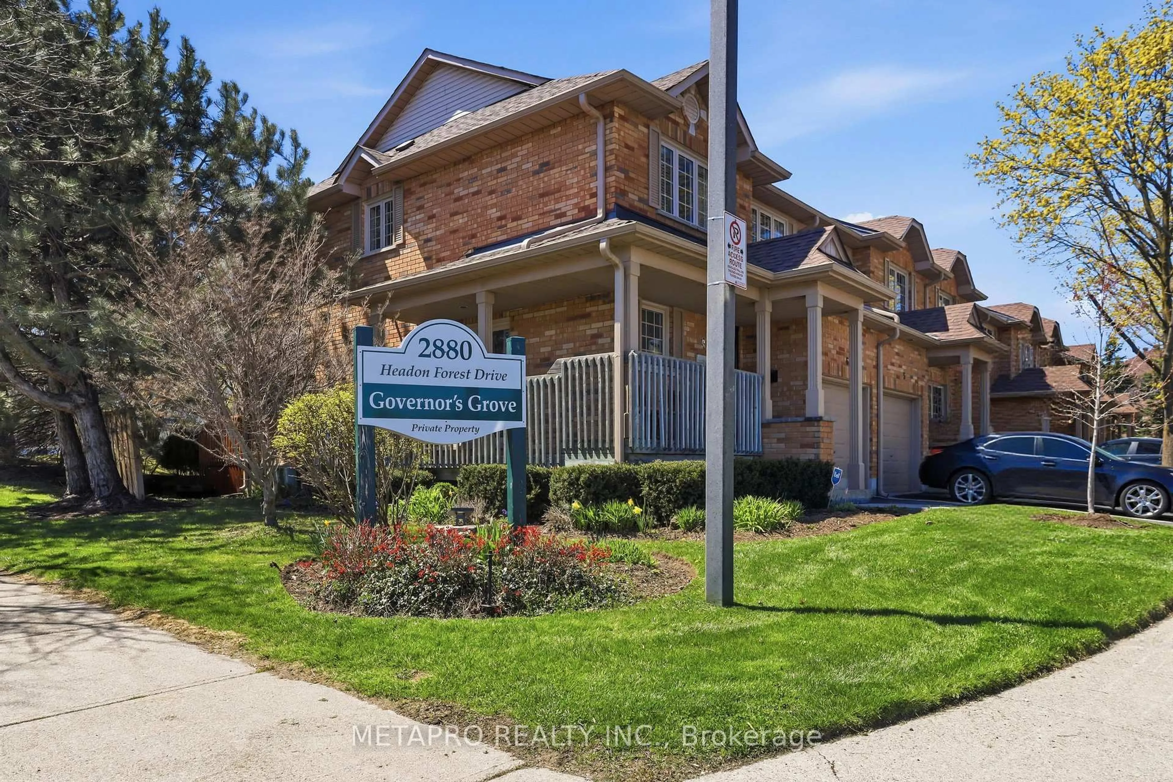 Home with brick exterior material, street for 2880 Headon Forest Dr #6, Burlington Ontario L7M 4H2