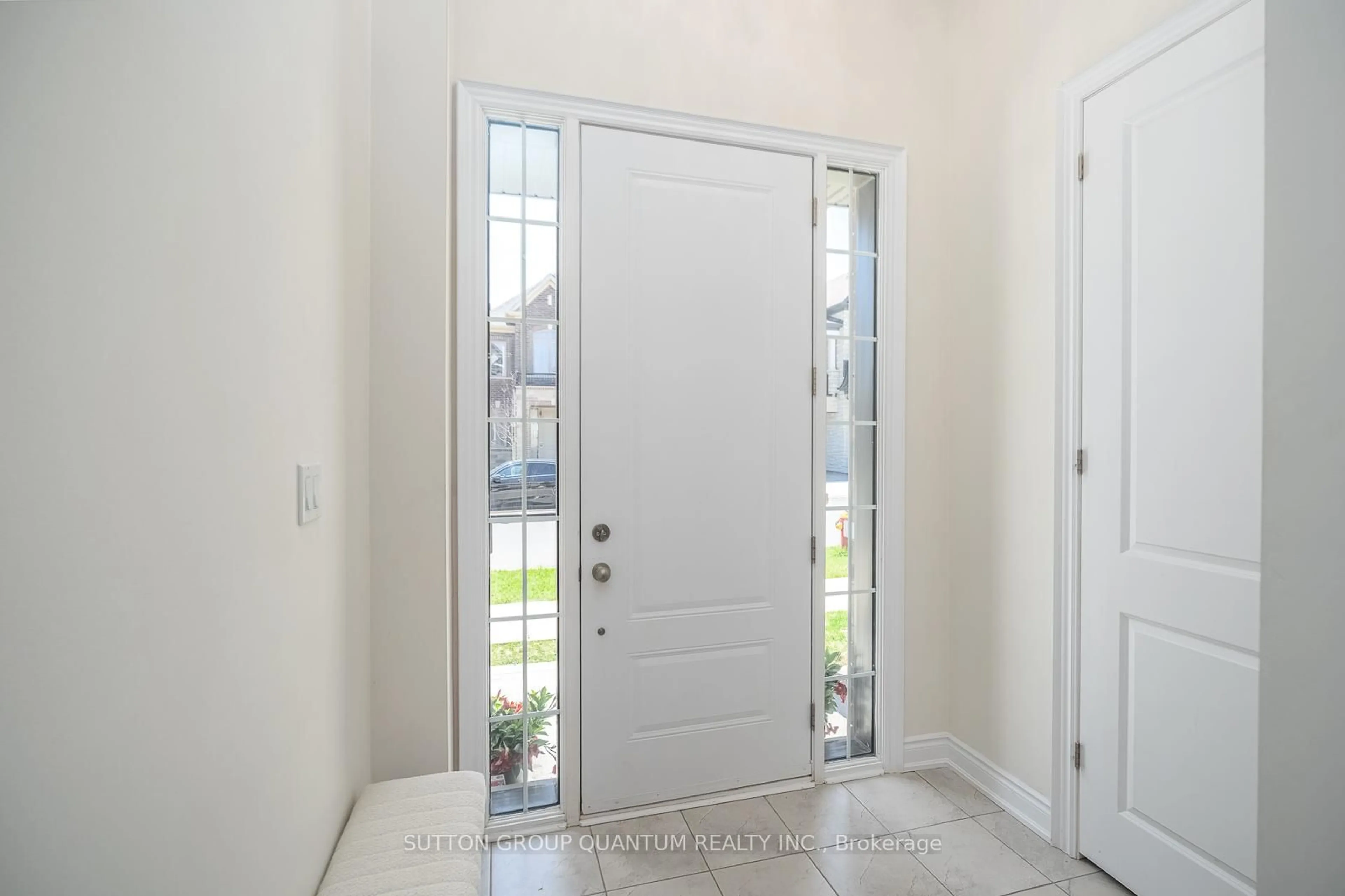 Indoor entryway for 58 William Crawley Way, Oakville Ontario L6H 0Y8