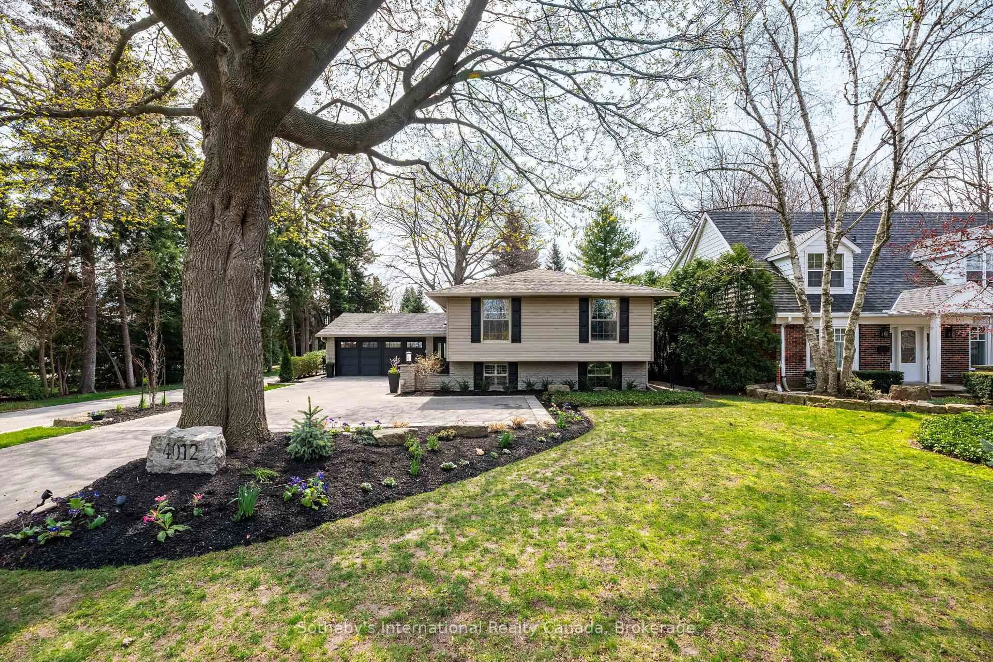 Unknown for 4012 Lakeshore Rd, Burlington Ontario L4L 1A1