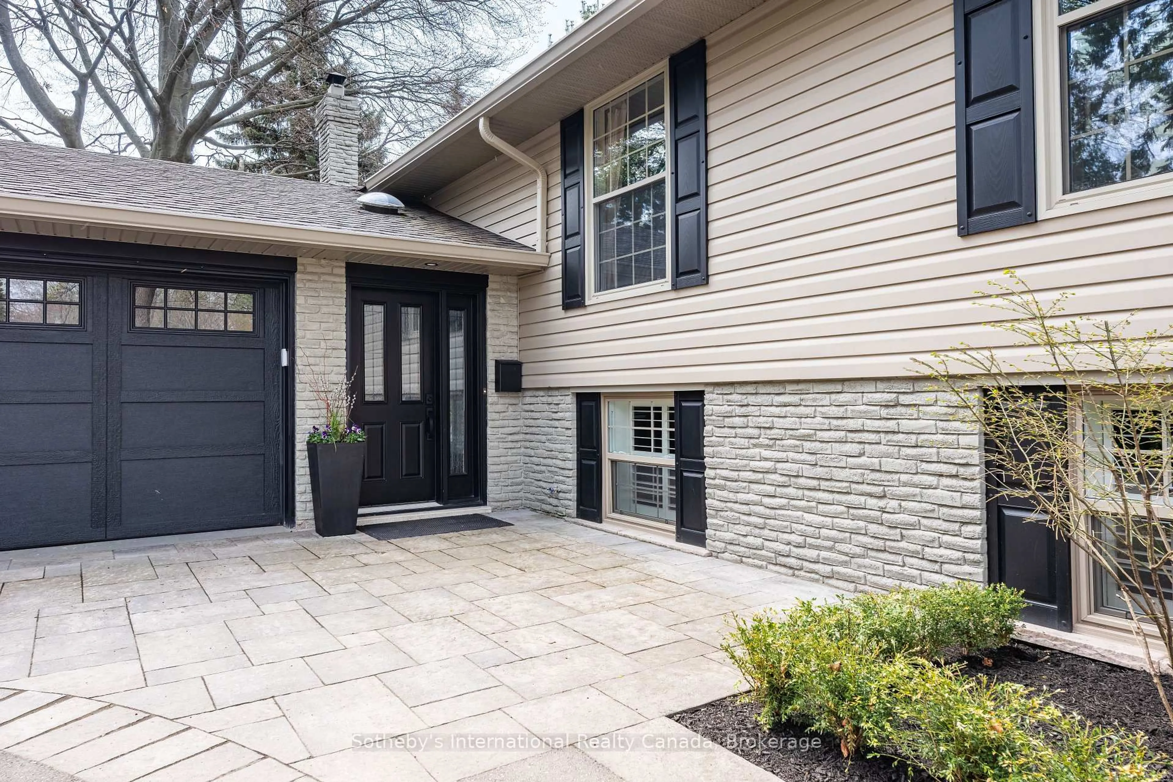 Home with brick exterior material, street for 4012 Lakeshore Rd, Burlington Ontario L4L 1A1