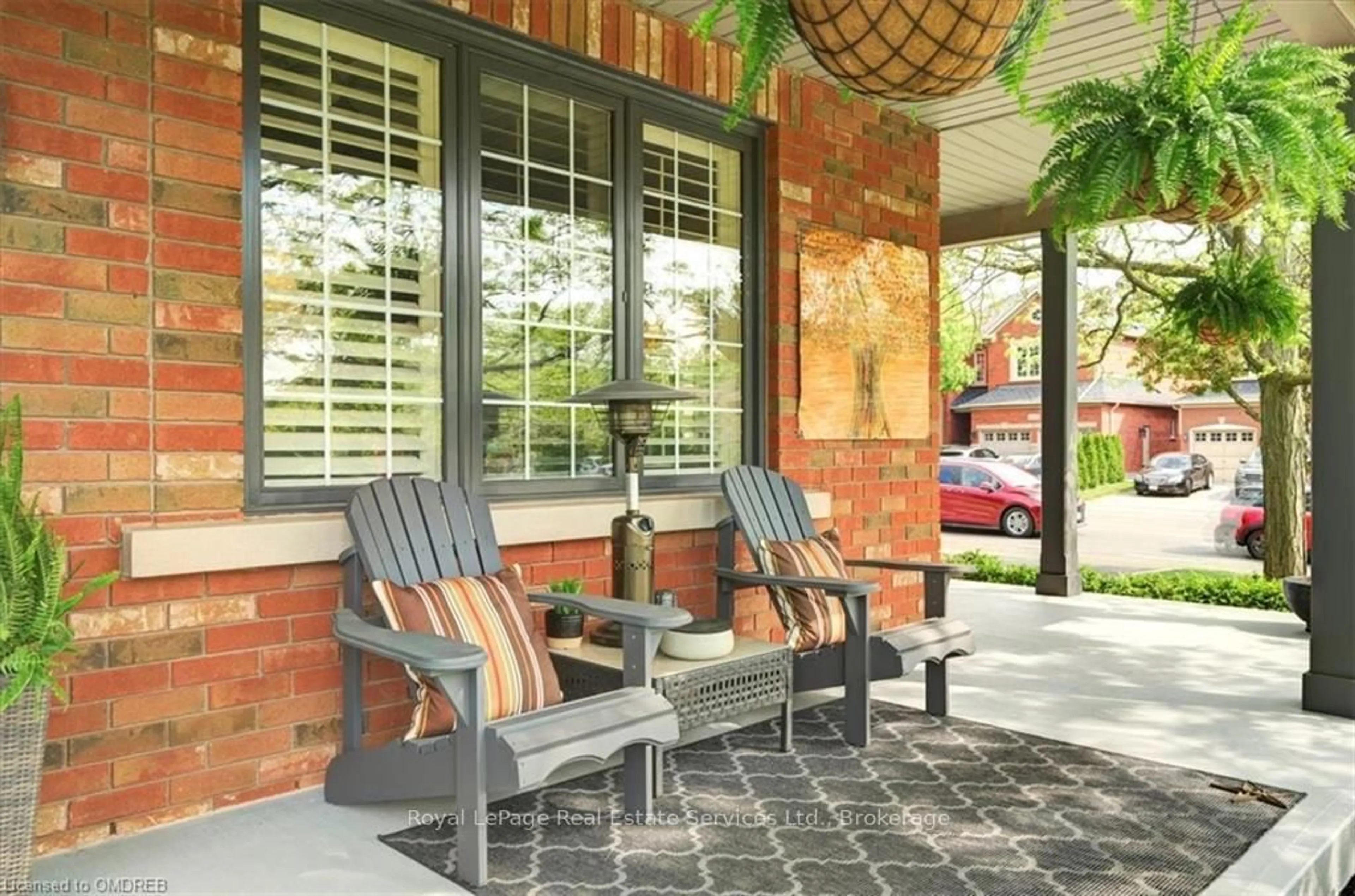 Patio, street for 1259 GLENASHTON Dr, Oakville Ontario L6H 5M3