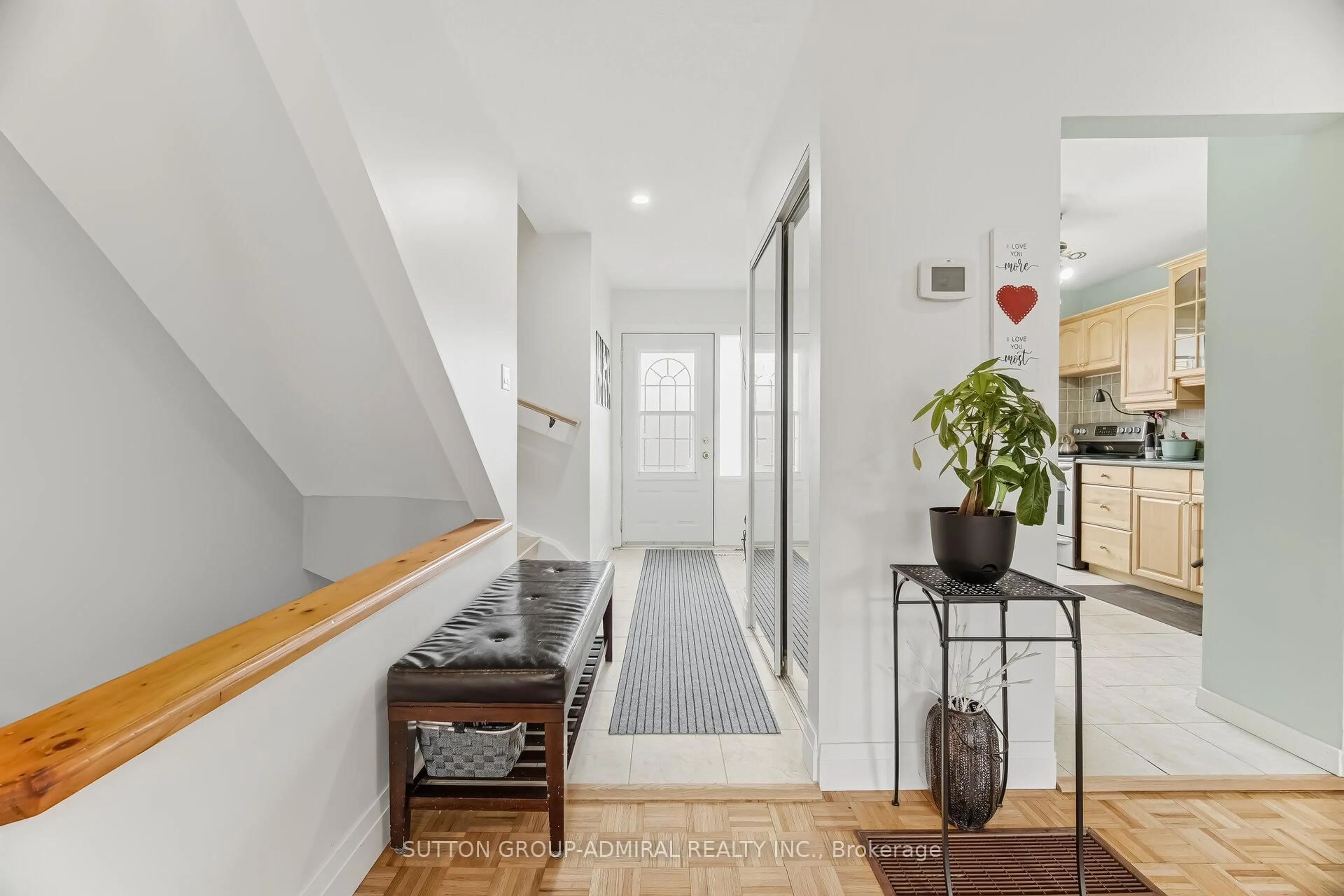 Indoor entryway for 73 Kingham Rd #73, Halton Hills Ontario L7J 1S3