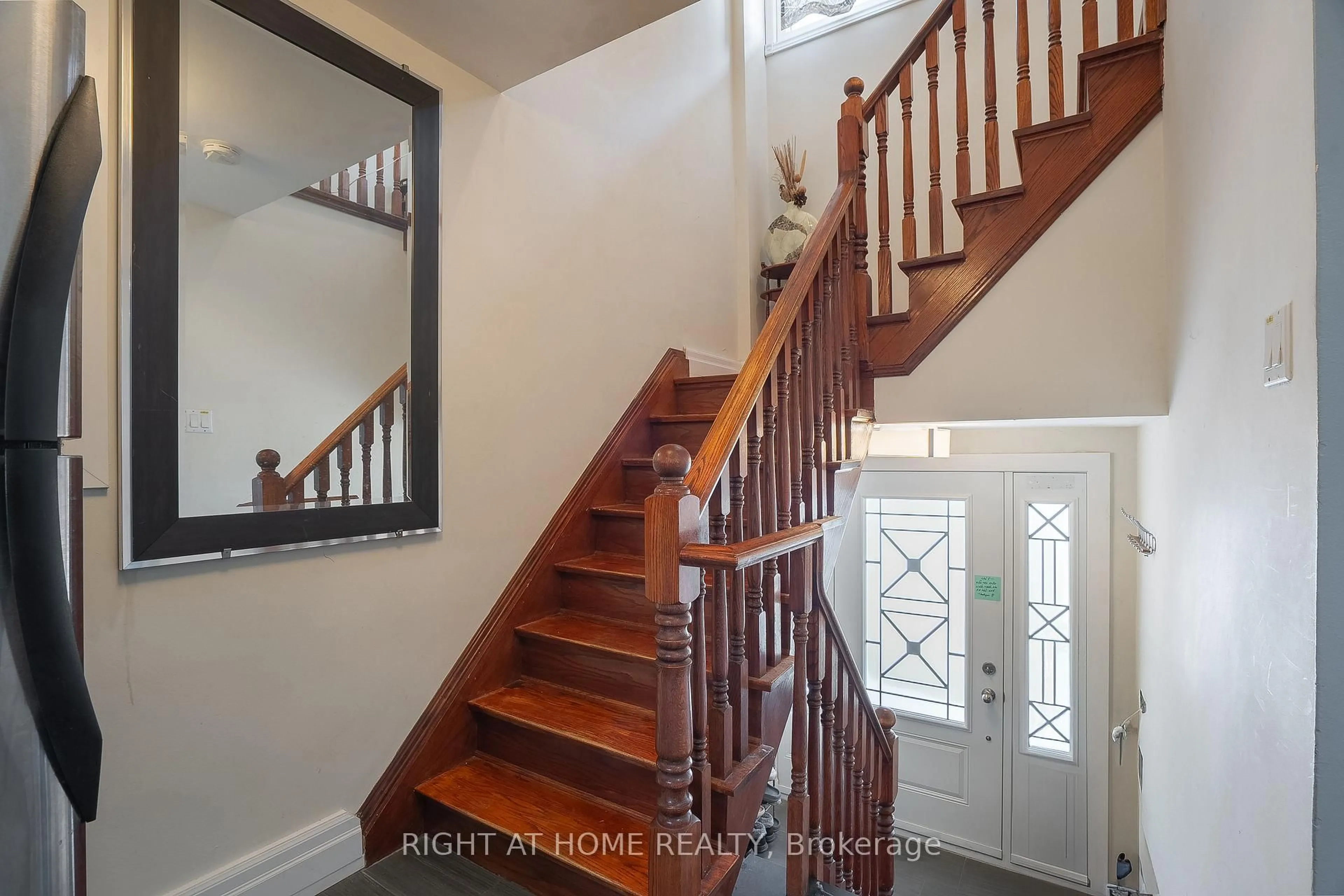 Stairs for 76 Habitant Dr, Toronto Ontario M9M 2P2