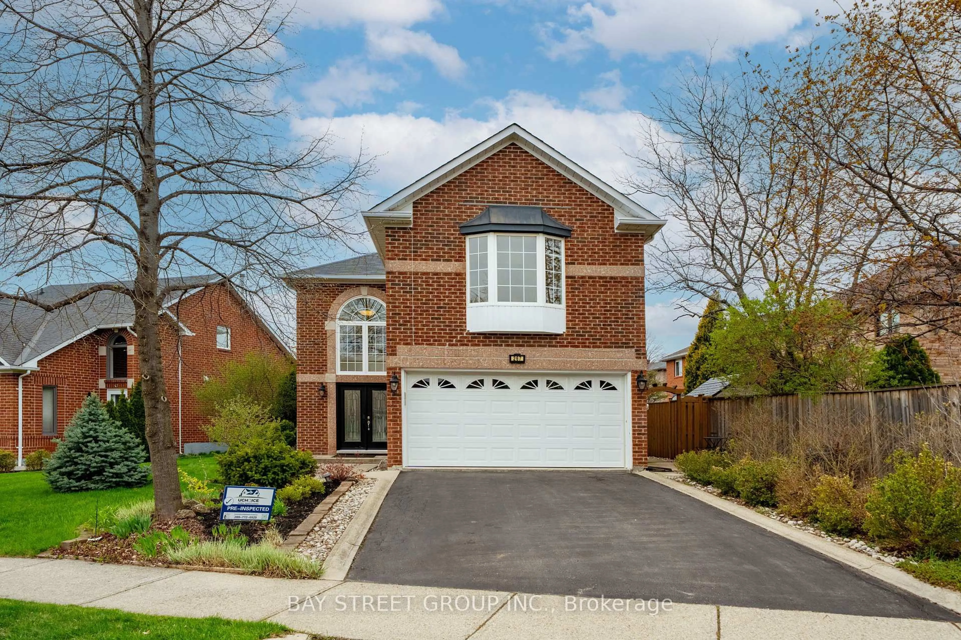 Home with brick exterior material, street for 267 Wembley Rd, Oakville Ontario L6H 6H3