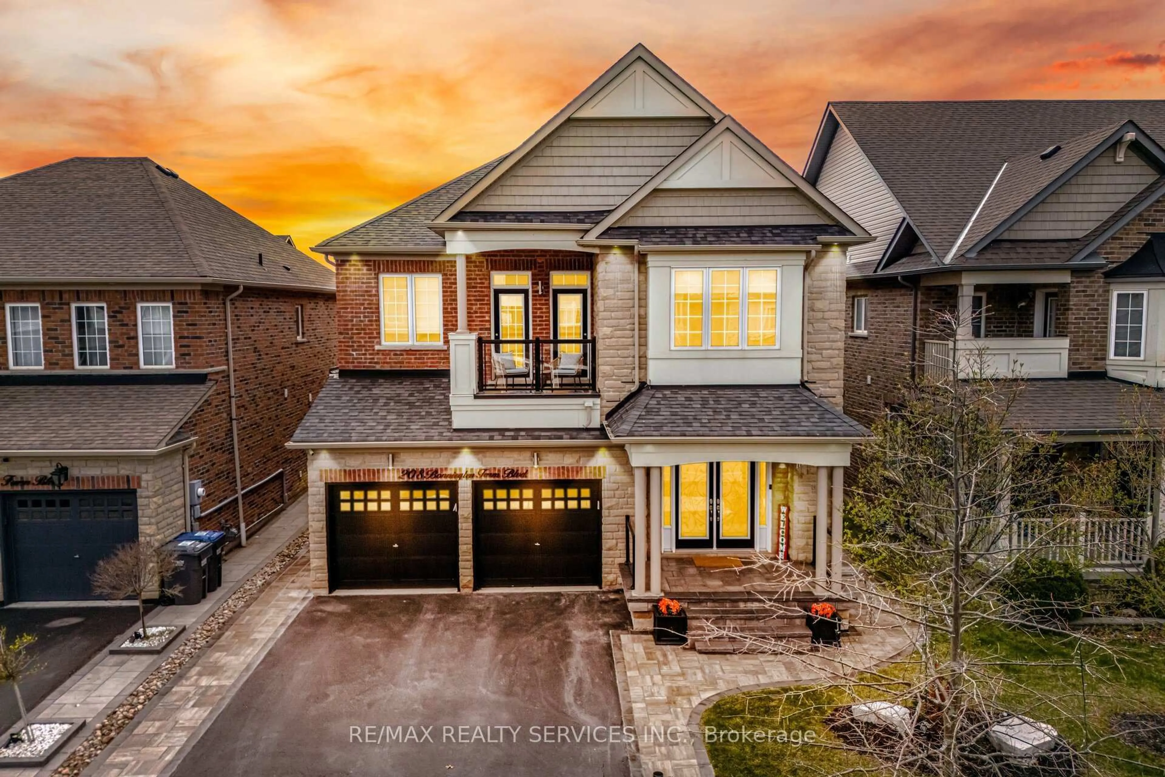Unknown for 208 Bonnieglen Farm Blvd, Caledon Ontario L7C 3Y3