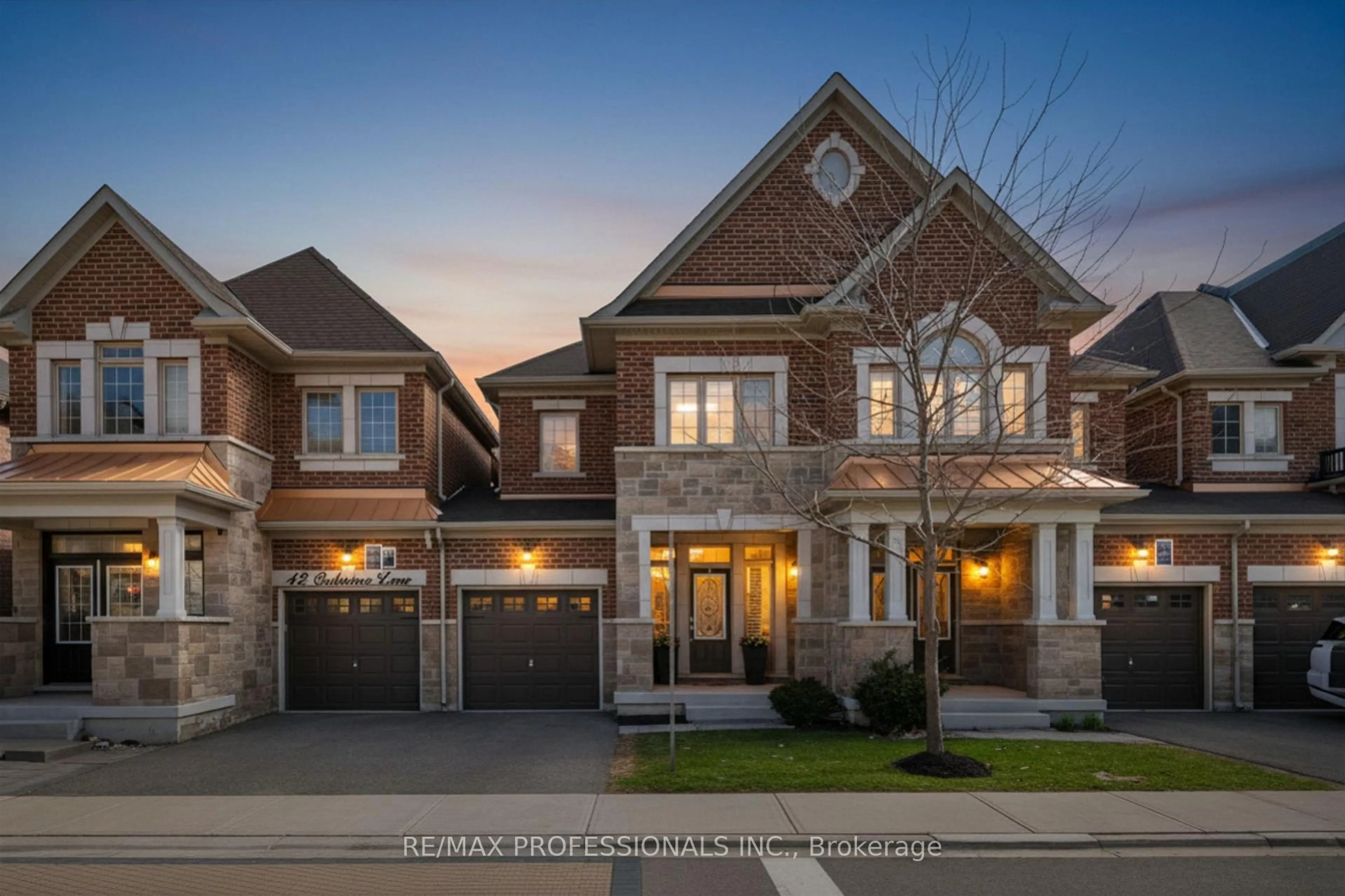 Home with brick exterior material, street for 44 Oakmore Lane, Brampton Ontario L6Y 6H5