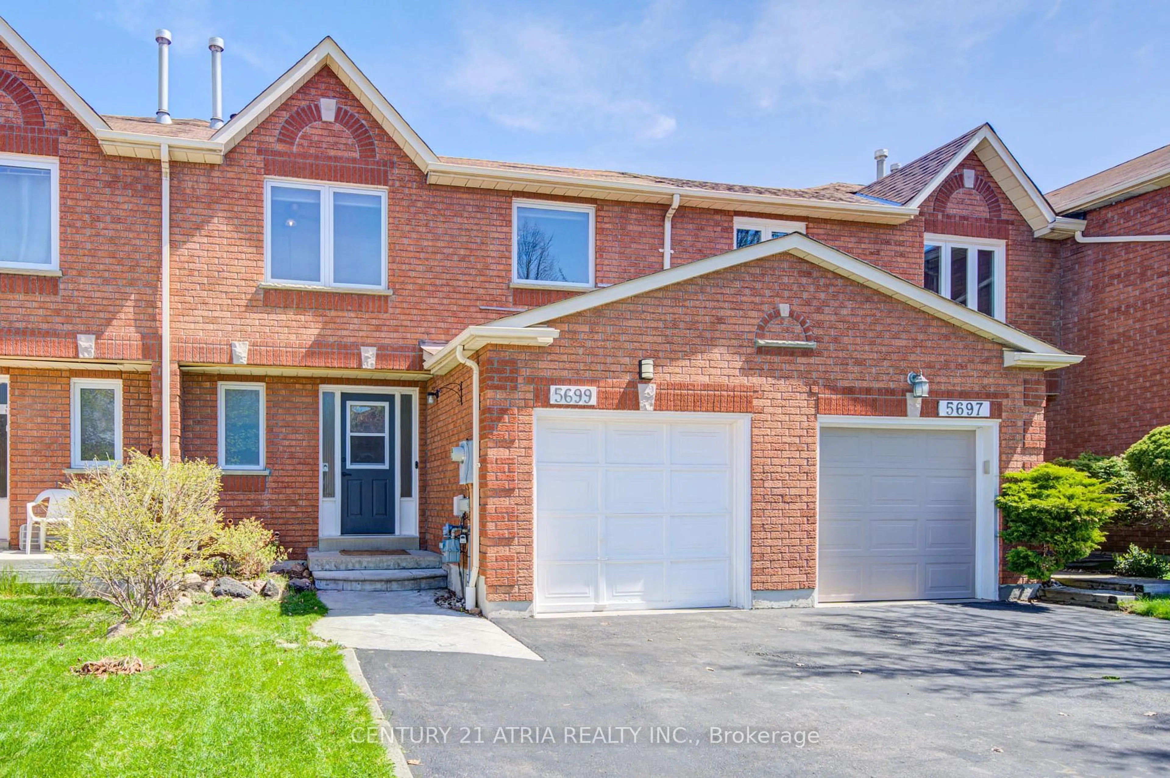 Home with brick exterior material, street for 5699 Talaton Tr, Mississauga Ontario L5R 3N6