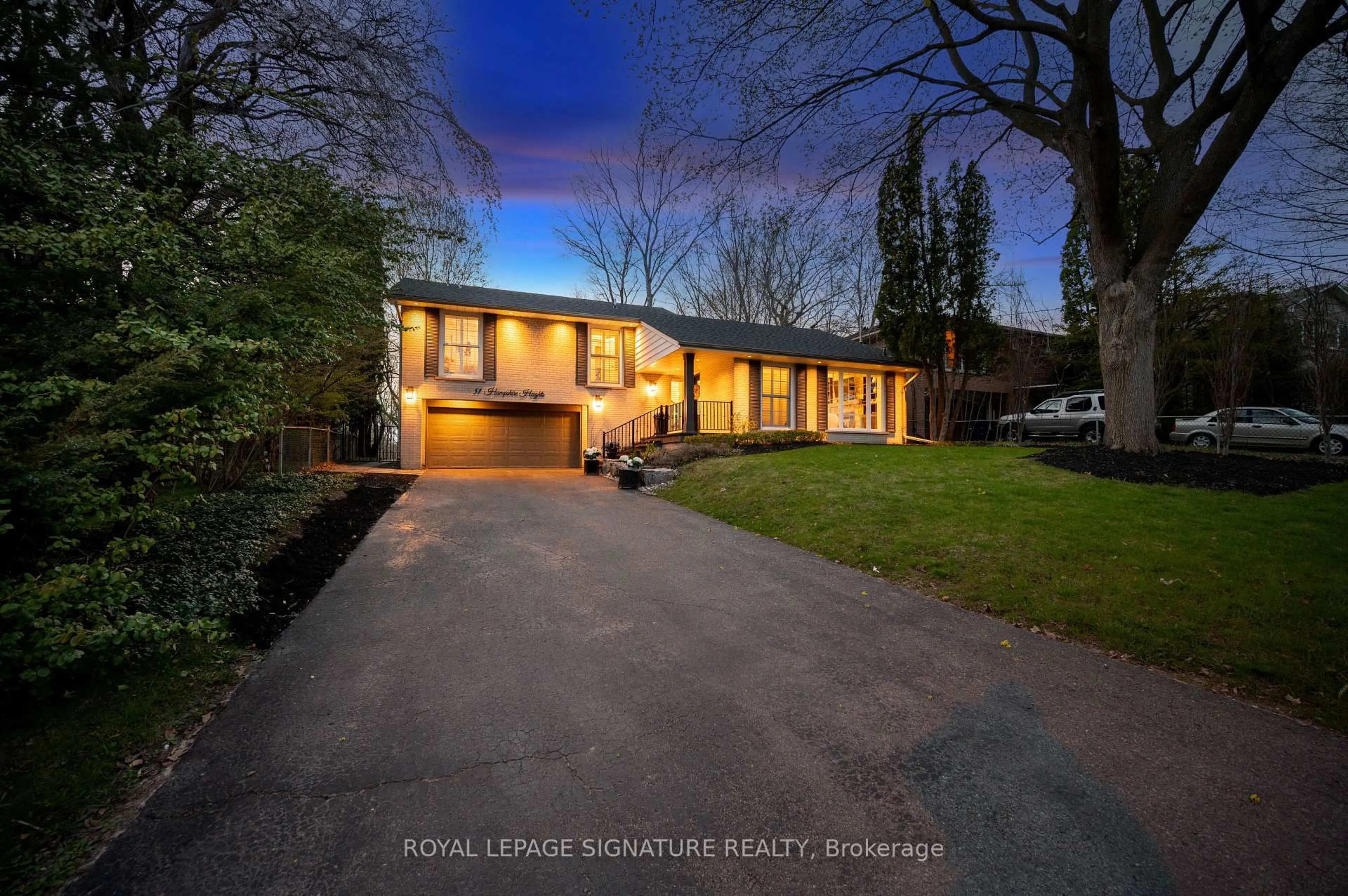 A pic from outside/outdoor area/front of a property/back of a property/a pic from drone, street for 51 Hampshire Hts, Toronto Ontario M9B 2K5