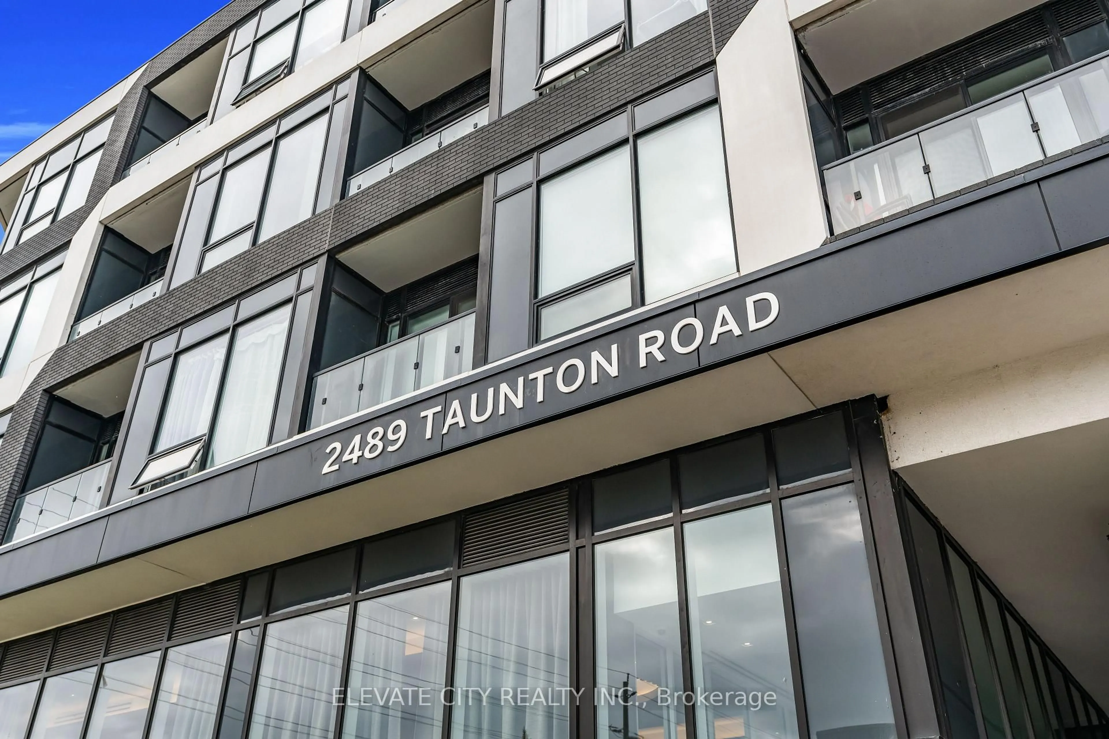Indoor foyer for 2489 Taunton Rd #219, Oakville Ontario L6H 3R9