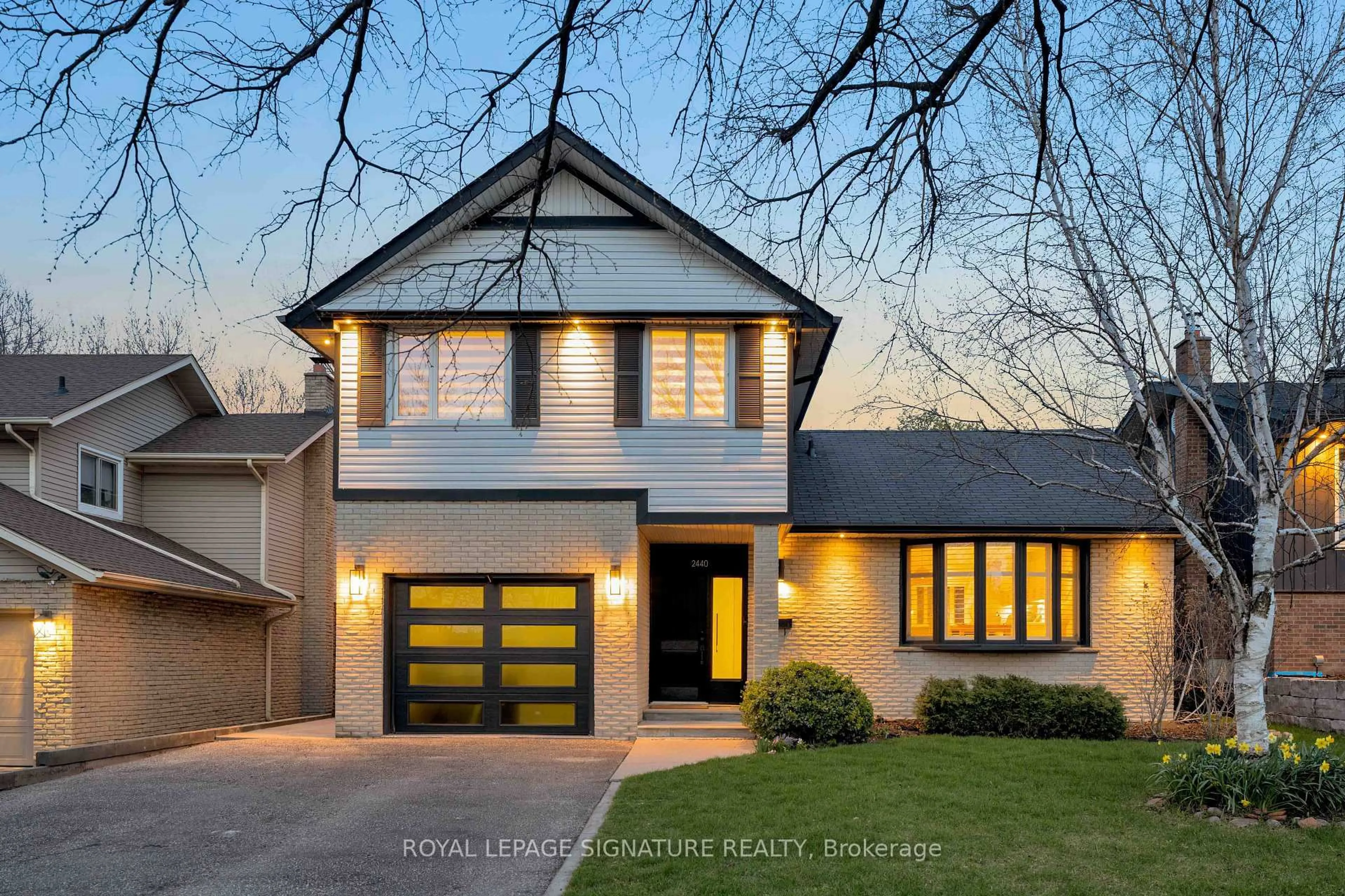 Home with brick exterior material, street for 2440 Council Ring Rd, Mississauga Ontario L5L 1E6