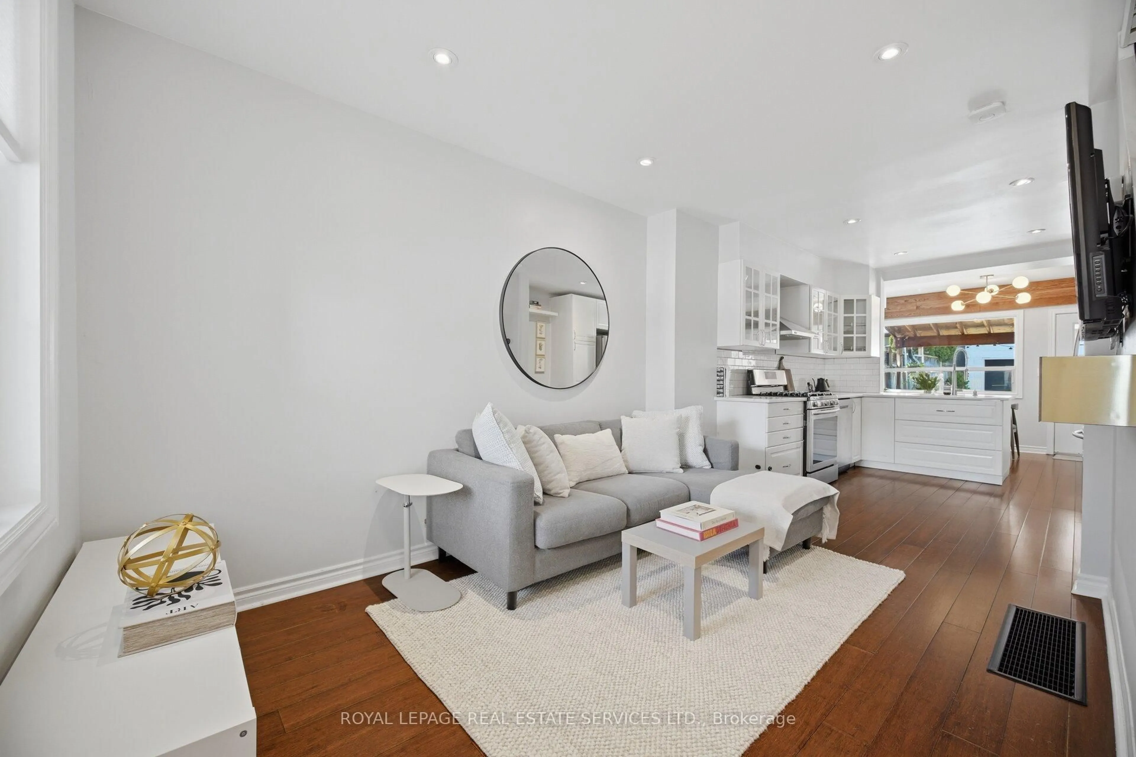 Living room with furniture, unknown for 46 Day Ave, Toronto Ontario M6E 3V9