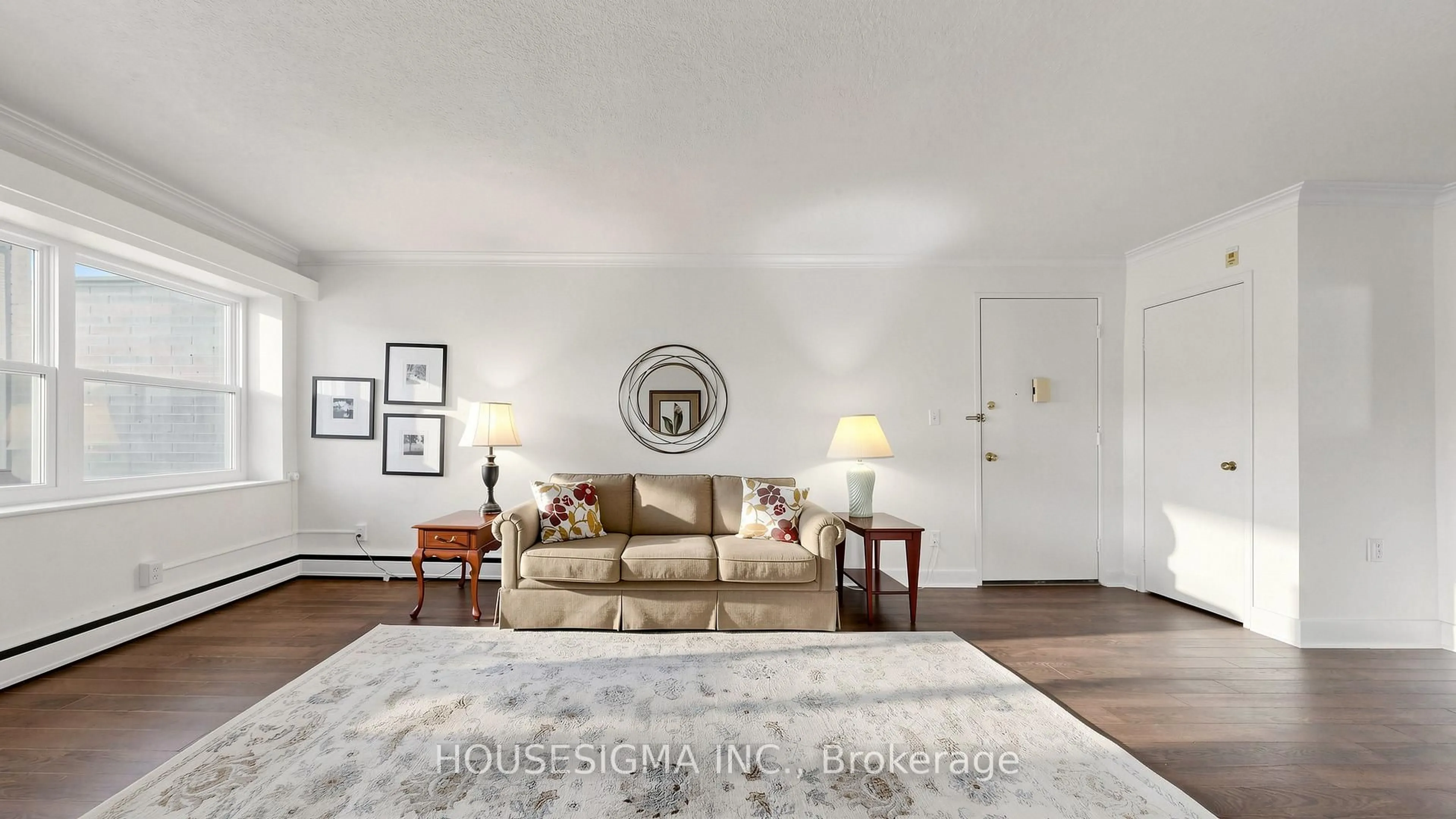 Living room with furniture, unknown for 824 Brant St #9, Burlington Ontario L7R 2J5