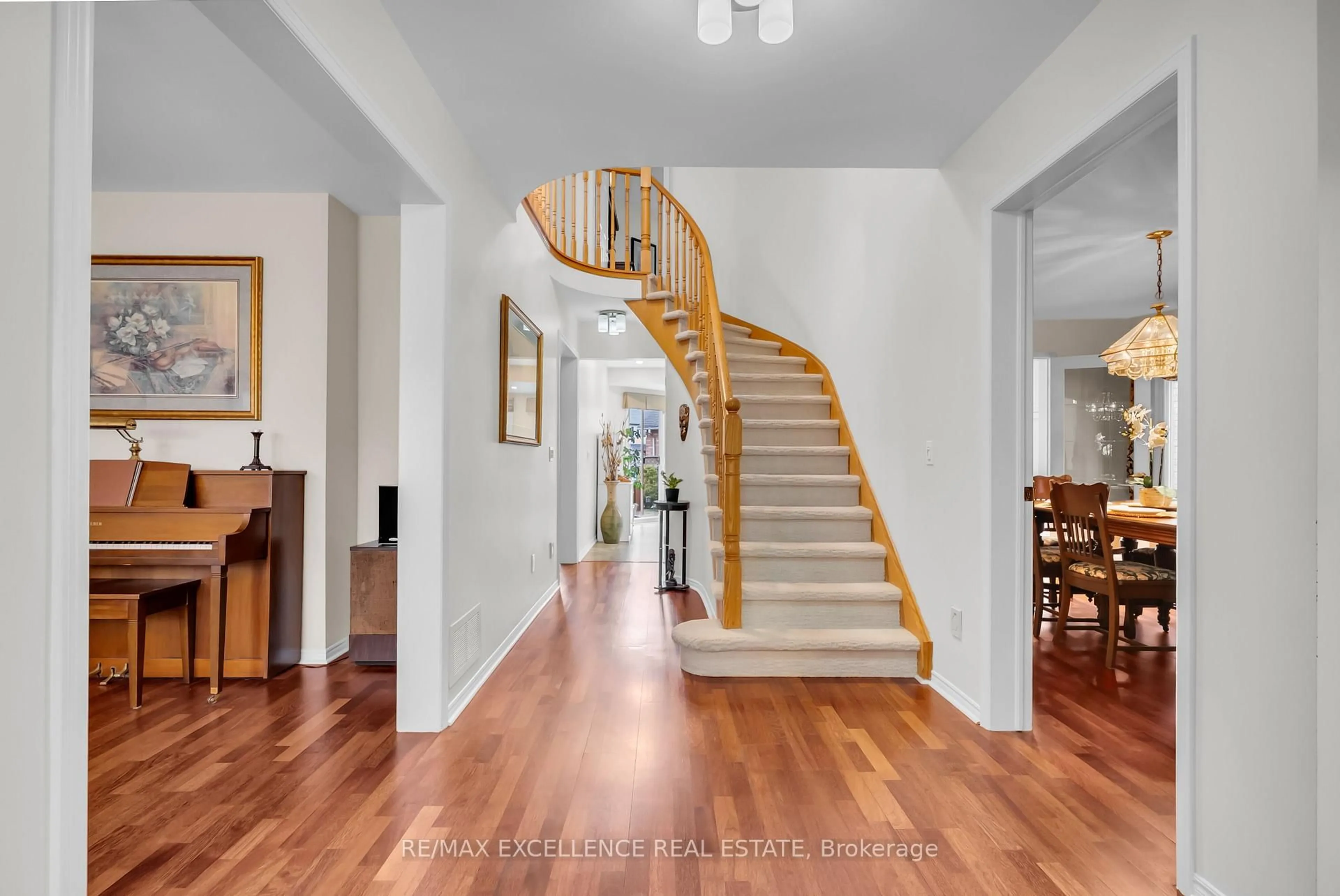 Indoor foyer for 4 Novella Pl, Brampton Ontario L6S 5X1