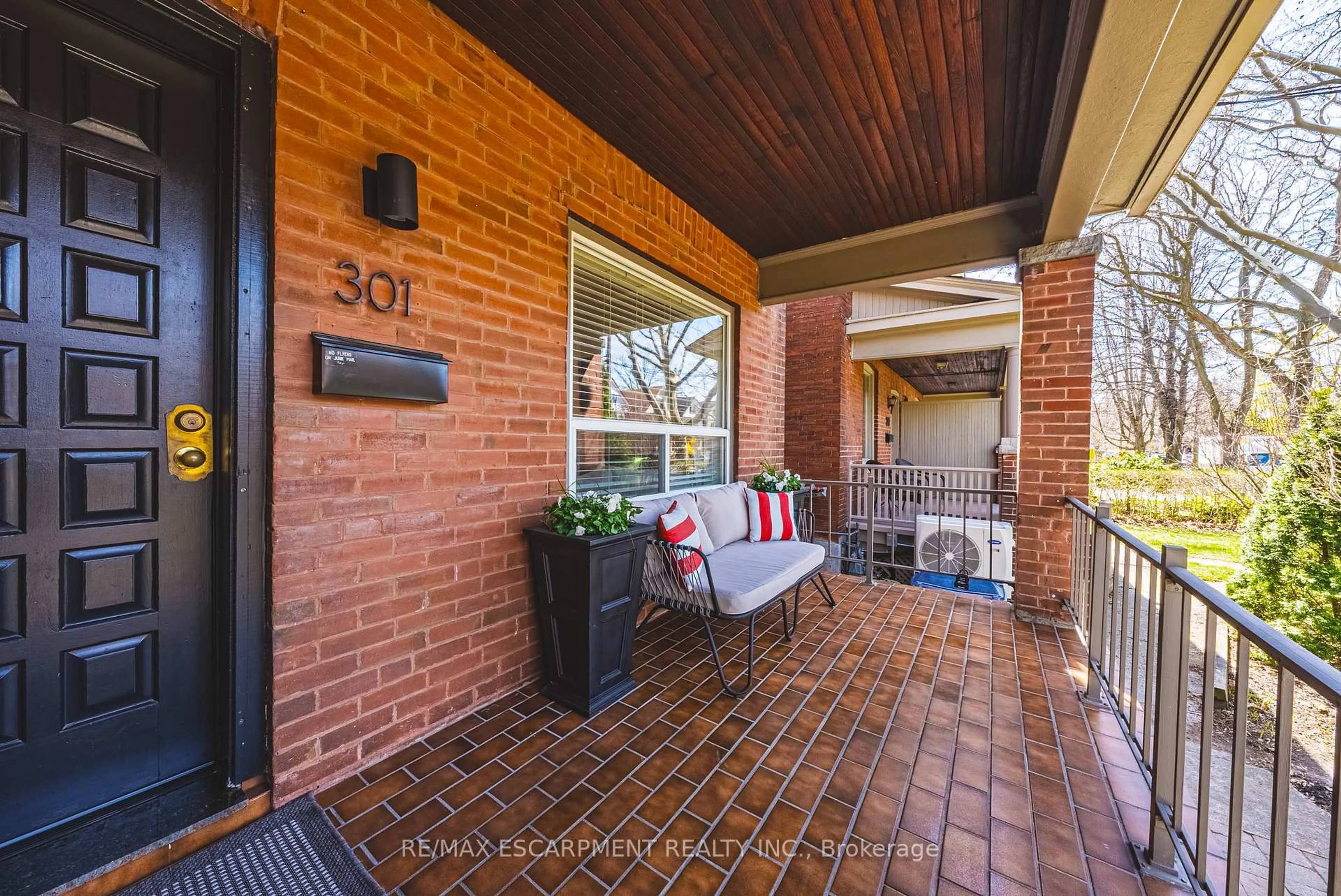 Unknown for 301 Evelyn Ave, Toronto Ontario M6P 2Z8