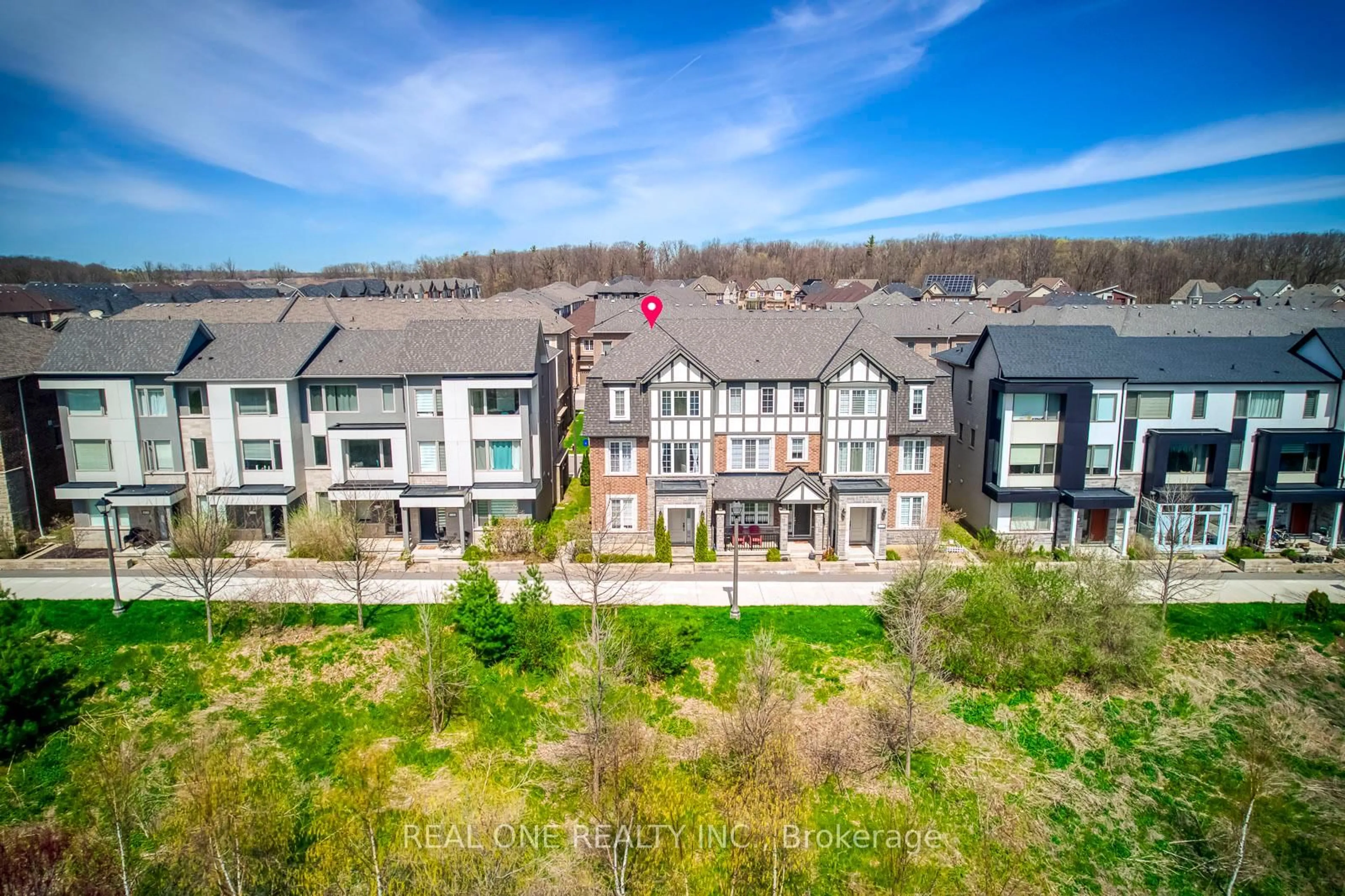 A pic from outside/outdoor area/front of a property/back of a property/a pic from drone, mountain view for 3256 Charles Fay Pass #11, Oakville Ontario L6M 1S2