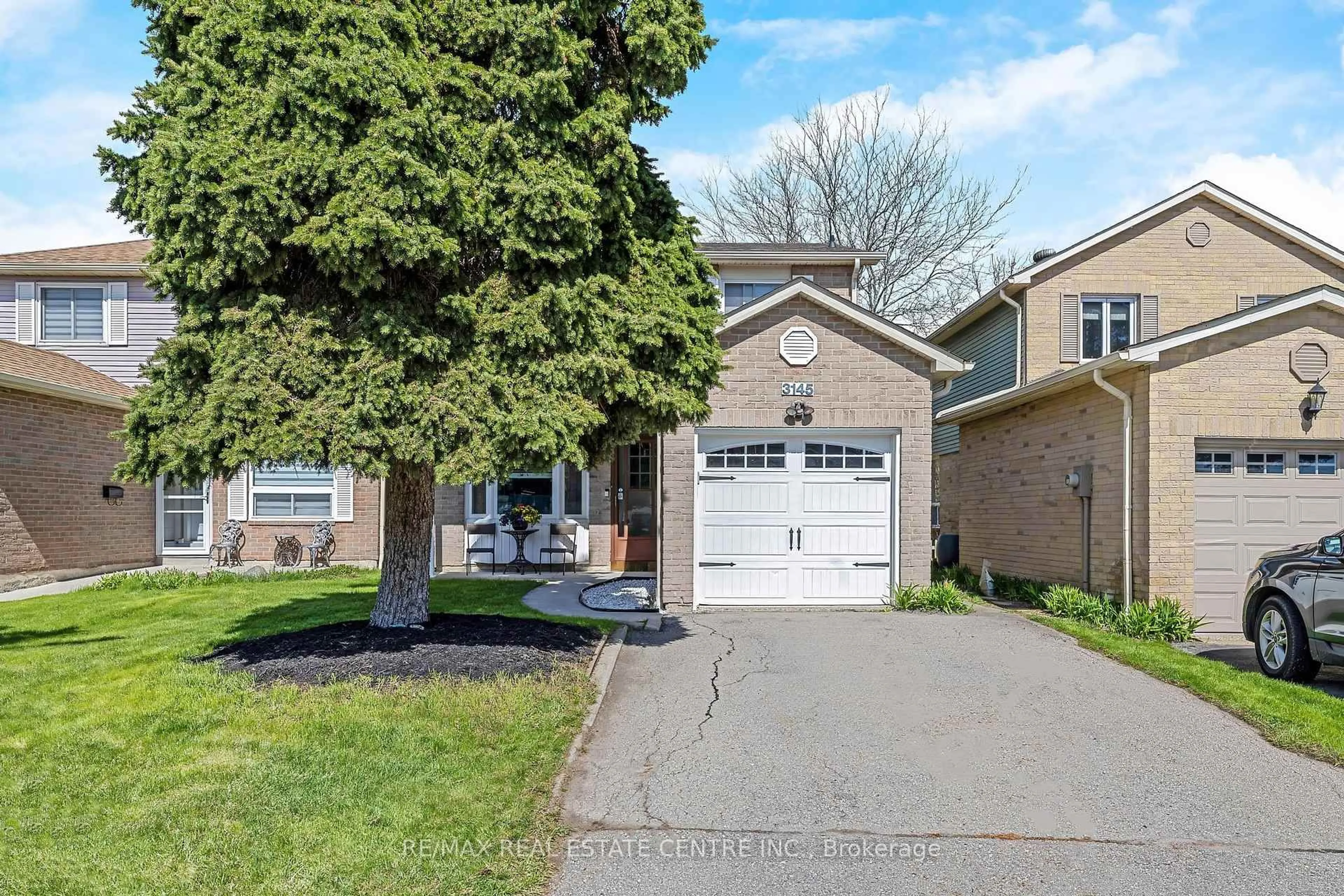 Home with brick exterior material, street for 3145 Mccarron Cres, Mississauga Ontario L5N 3H4