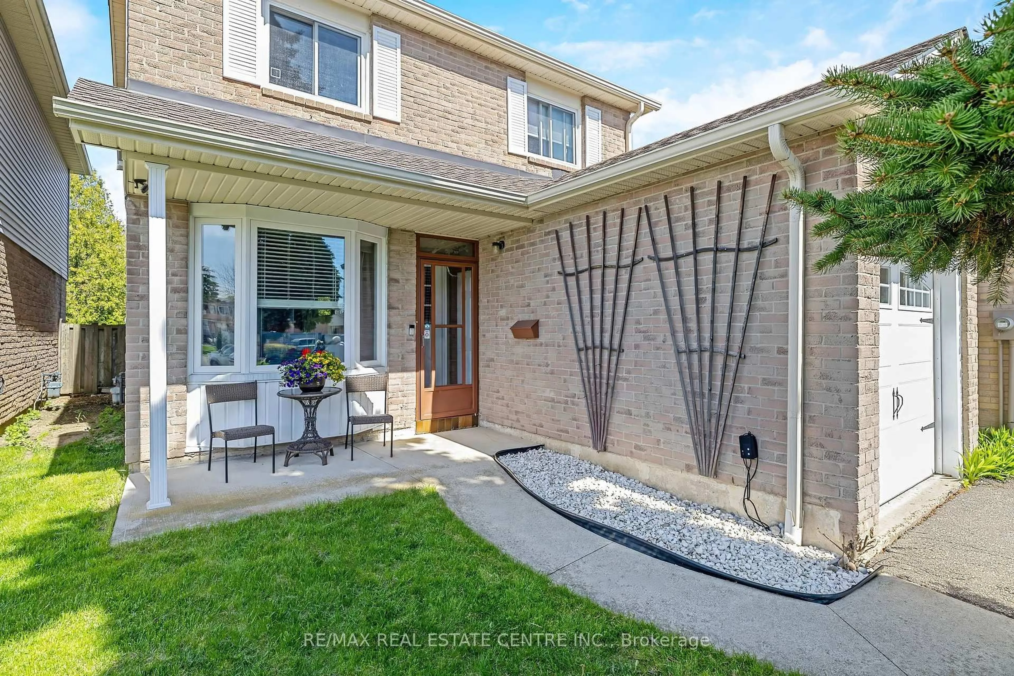 Home with brick exterior material, street for 3145 Mccarron Cres, Mississauga Ontario L5N 3H4