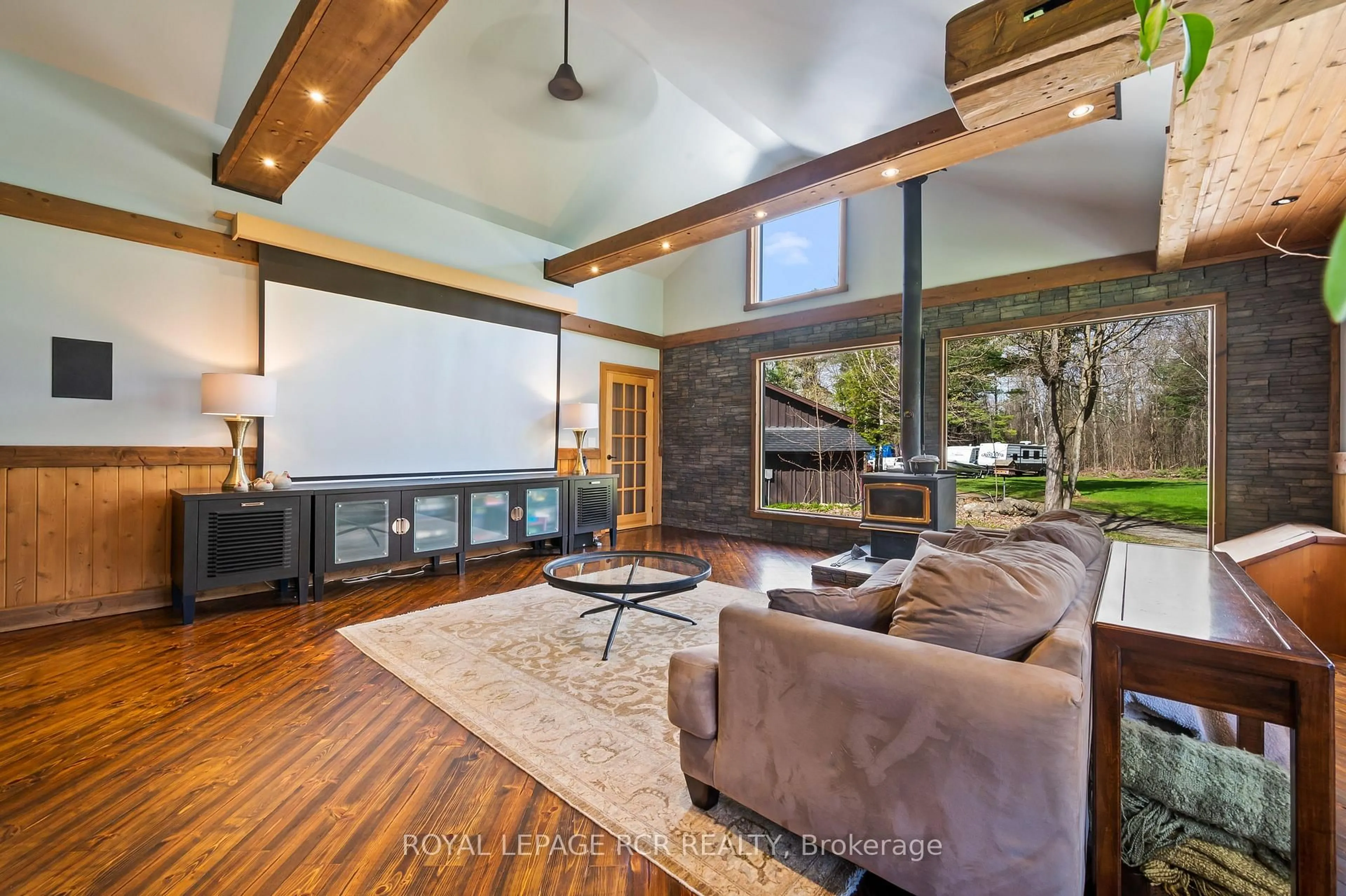 Home theater for 9658 Second Line, Milton Ontario L0P 1B0