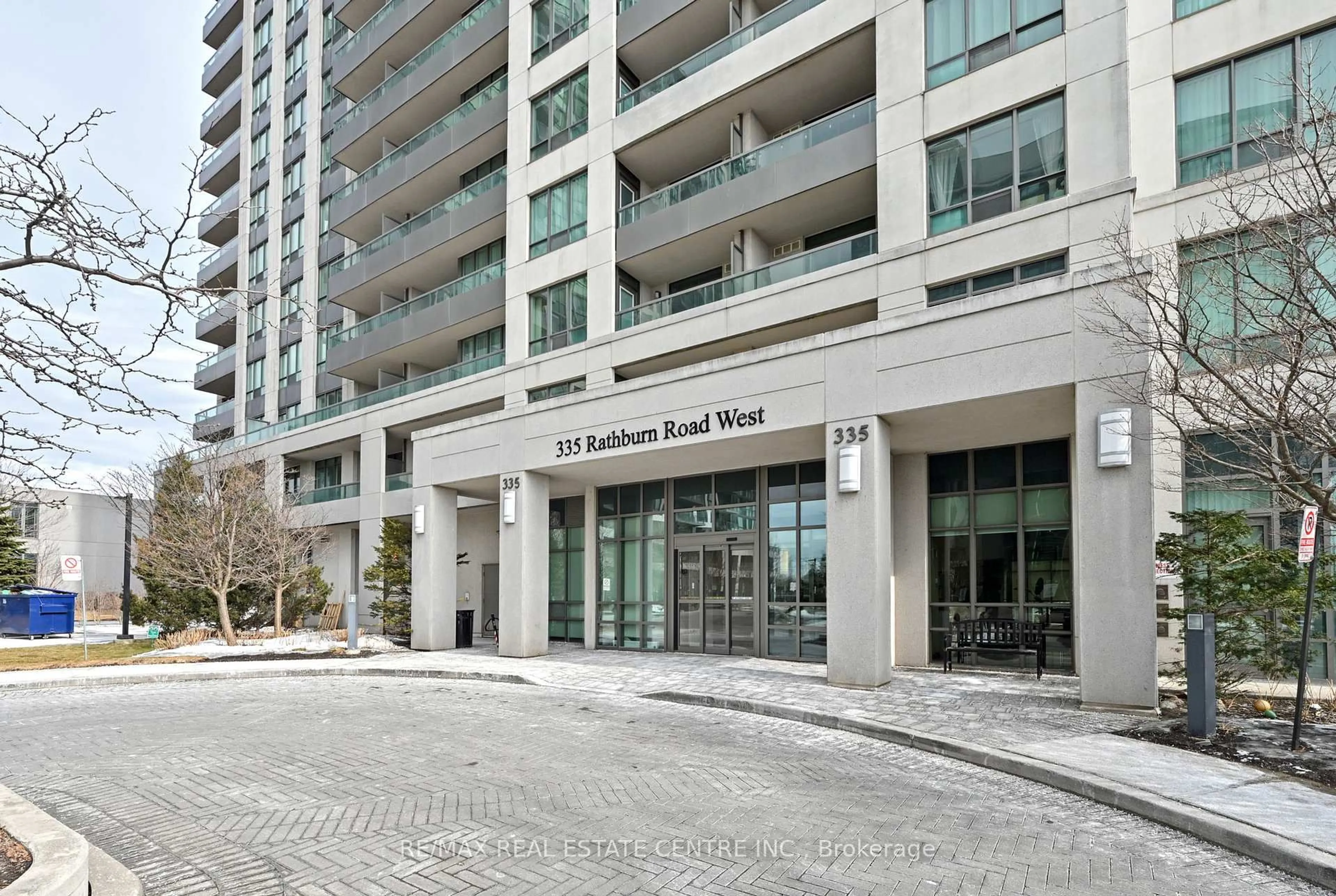 Indoor foyer for 335 Rathburn Rd #1108, Mississauga Ontario L5B 0C8