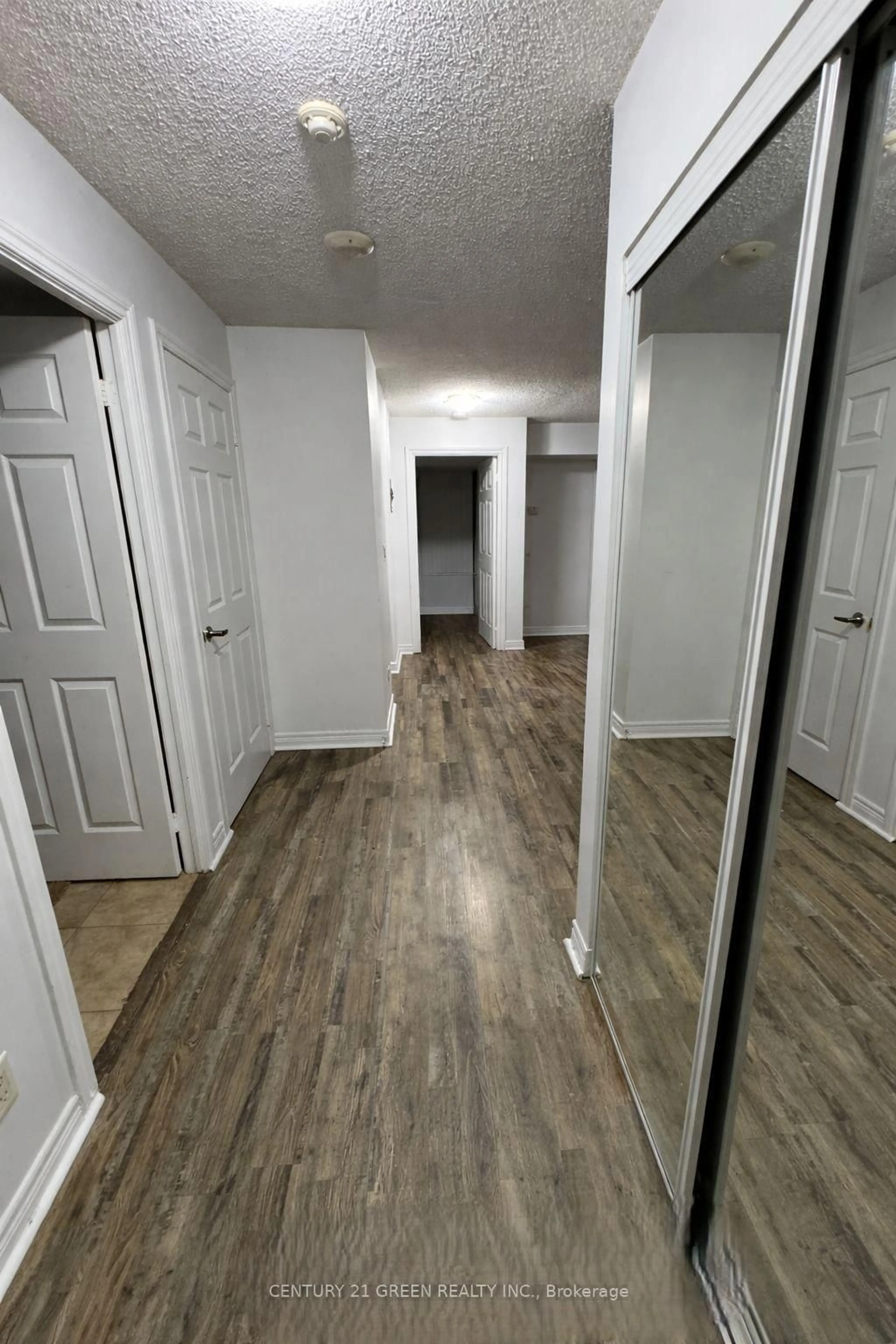 A pic of a room for 310 Burnhamthorpe Rd #2111, Mississauga Ontario L5B 4P9