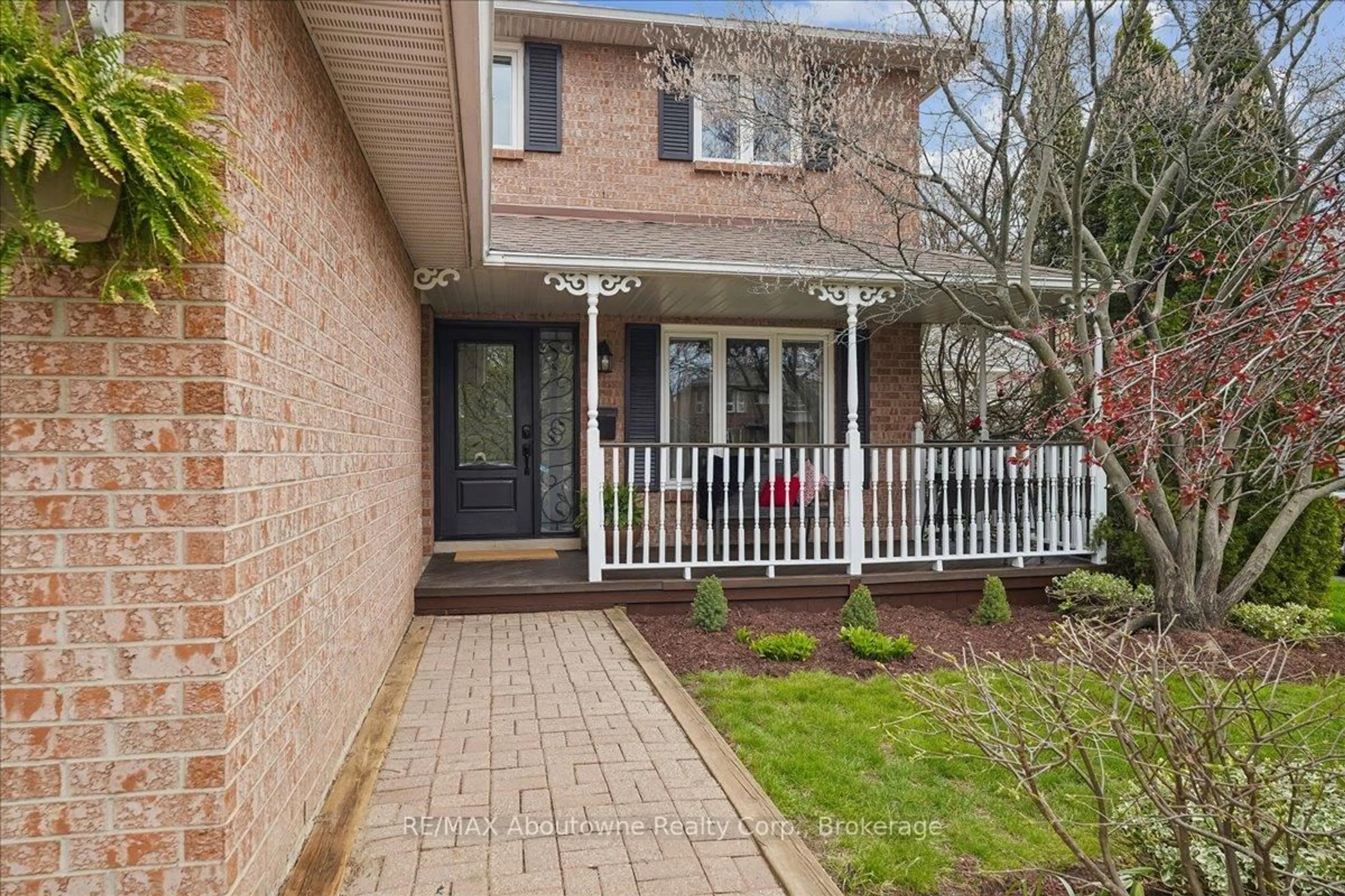 Home with brick exterior material, street for 149 Ward Crt, Oakville Ontario L6L 5X7