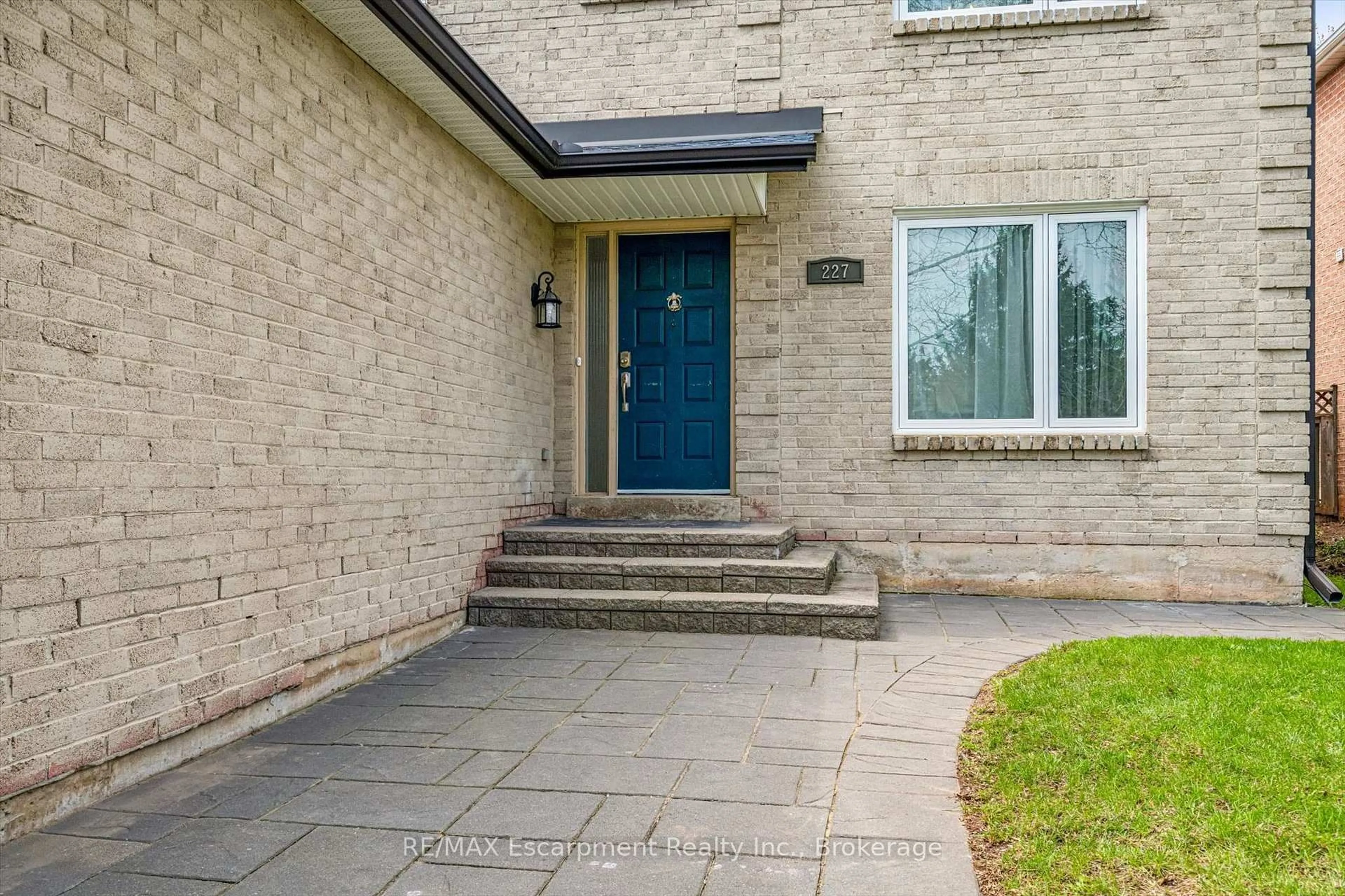 Unknown for 227 Martindale Ave, Oakville Ontario L6H 4K2