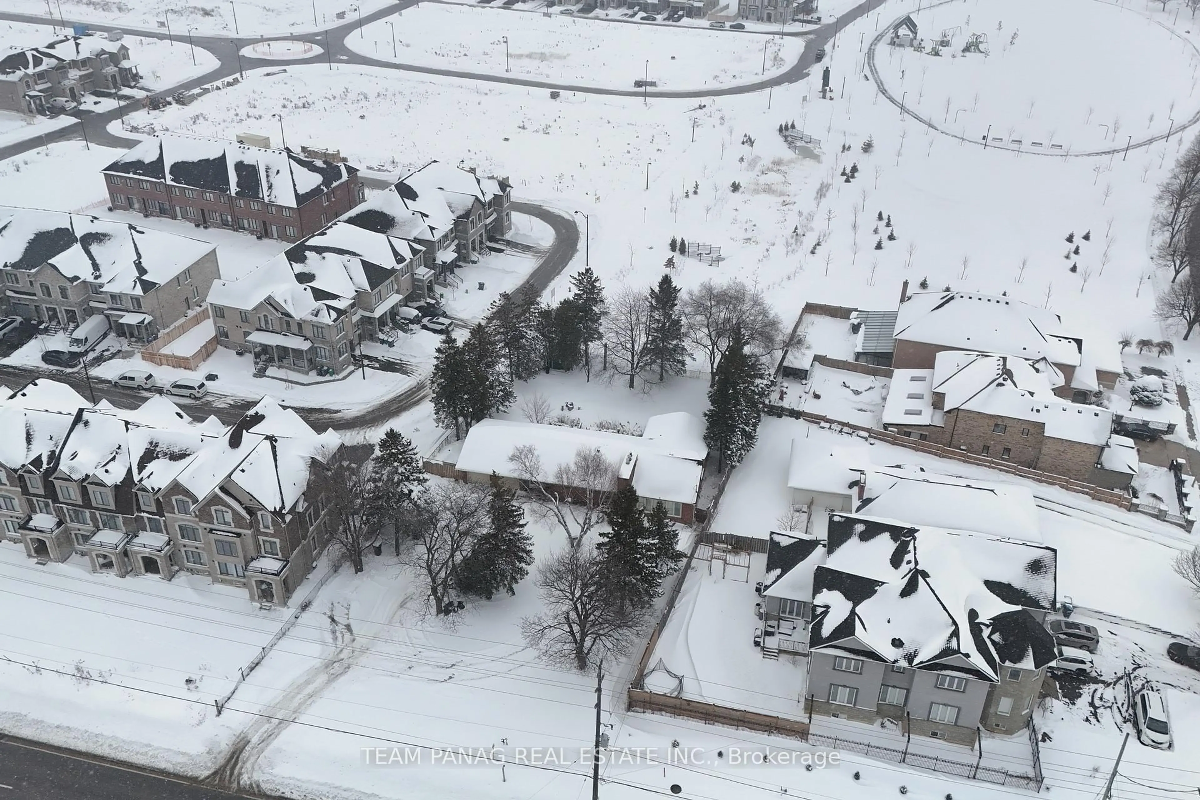 A pic from outside/outdoor area/front of a property/back of a property/a pic from drone, street for 3377 Mayfield Rd, Brampton Ontario L6Z 0A2