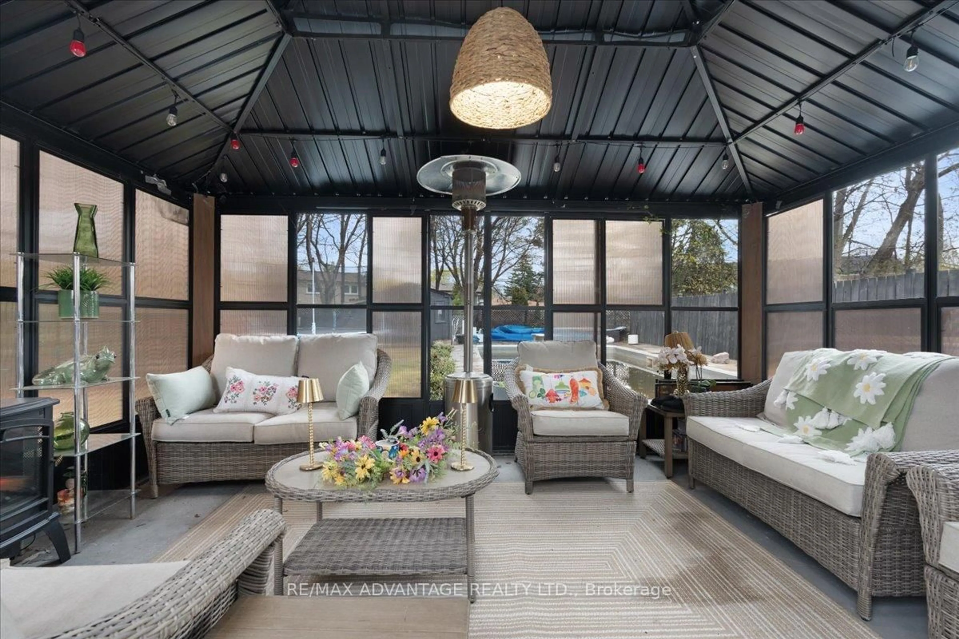 Patio, unknown for 3218 Mainsail Cres, Mississauga Ontario L5L 1H2