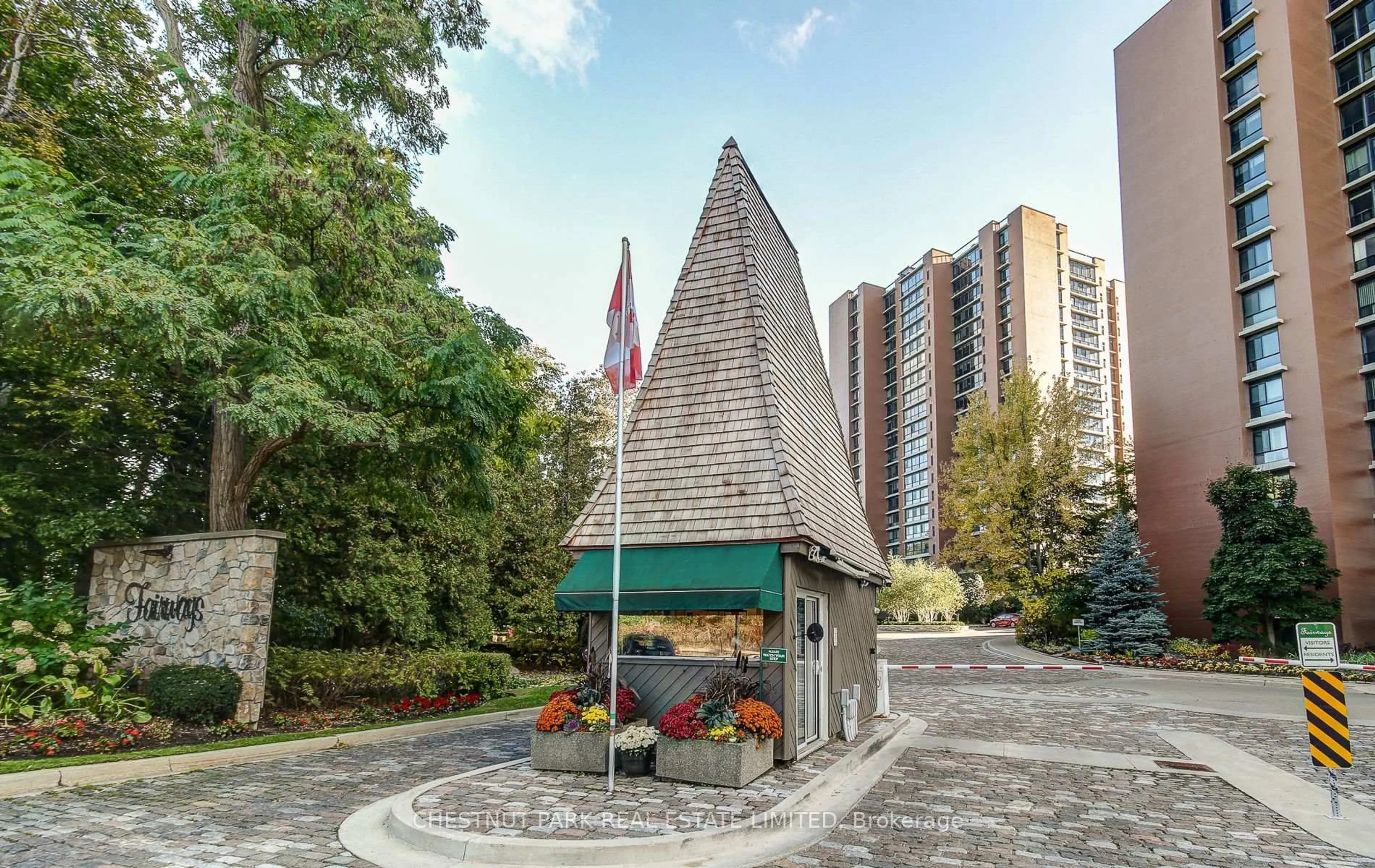 Patio, street for 1400 Dixie Rd #1216, Mississauga Ontario L5E 3E1