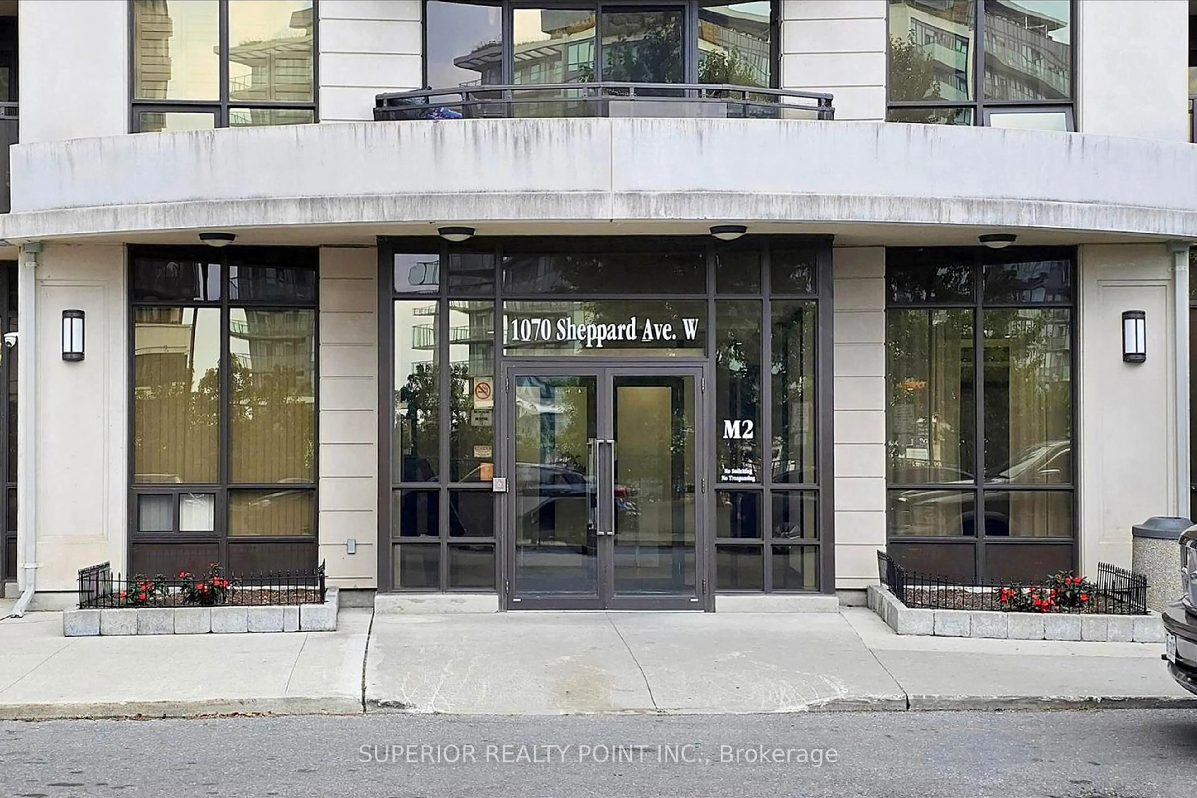 Indoor foyer for 1070 Sheppard Ave #809, Toronto Ontario M3J 0G8