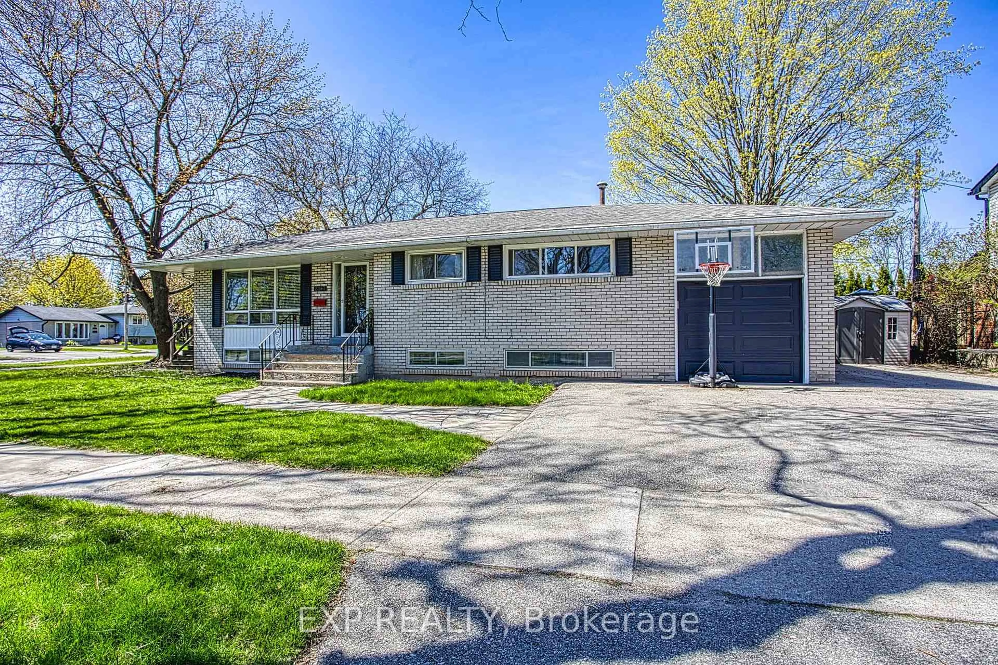 Home with vinyl exterior material, street for 2387 Cyprus Ave, Burlington Ontario L7P 1G5