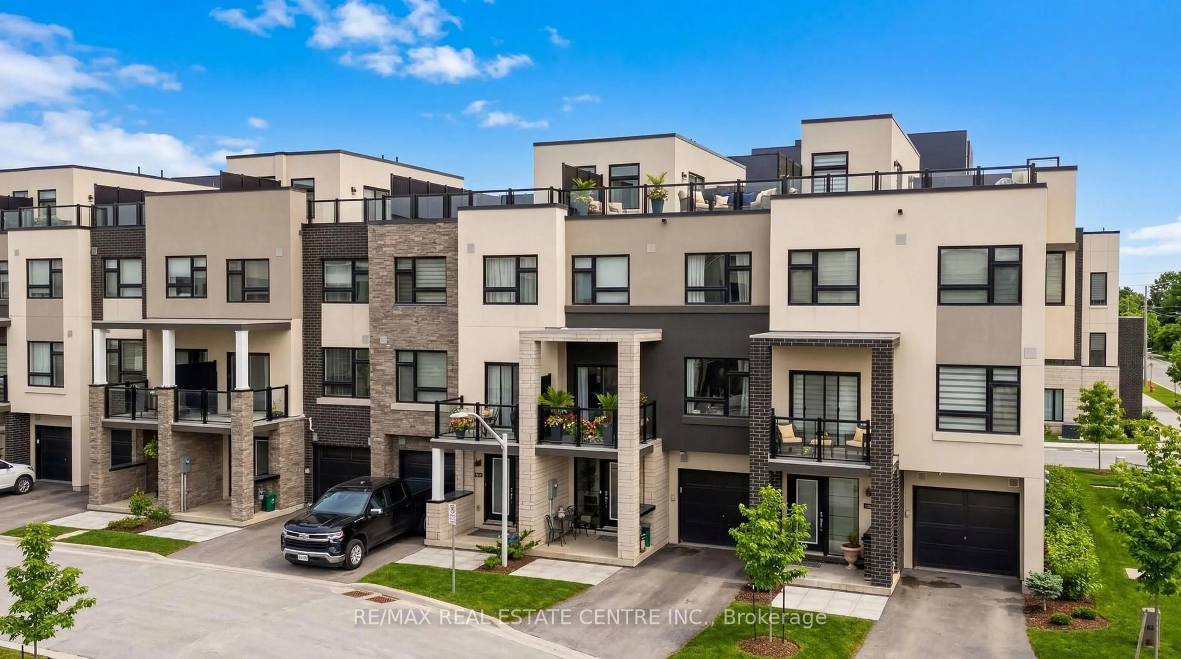 A pic from outside/outdoor area/front of a property/back of a property/a pic from drone, street for 1121 Cooke Blvd #28, Burlington Ontario L7T 0C3