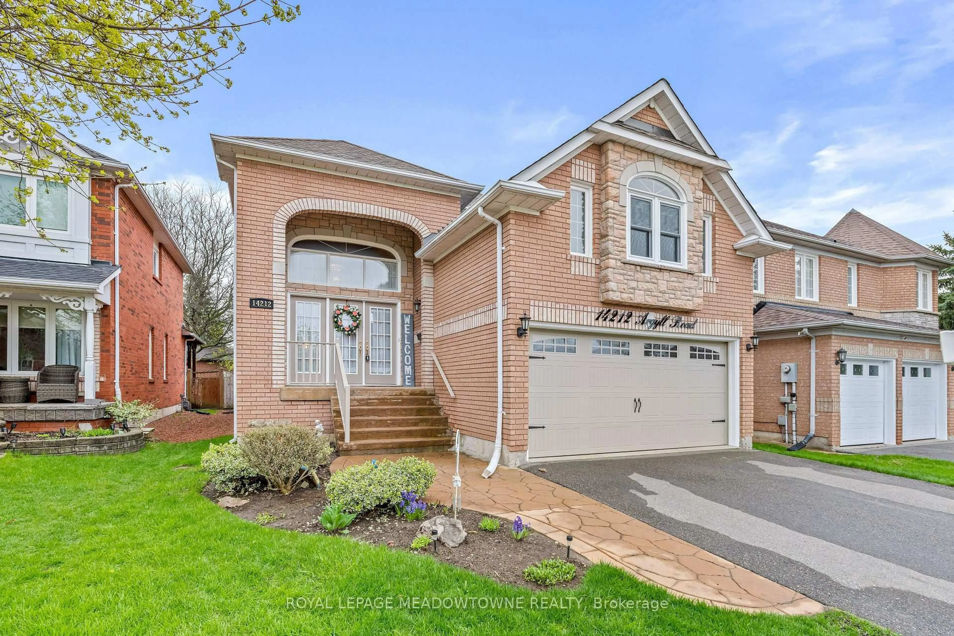 Home with brick exterior material, street for 14212 Argyll Rd, Halton Hills Ontario L7G 5R1