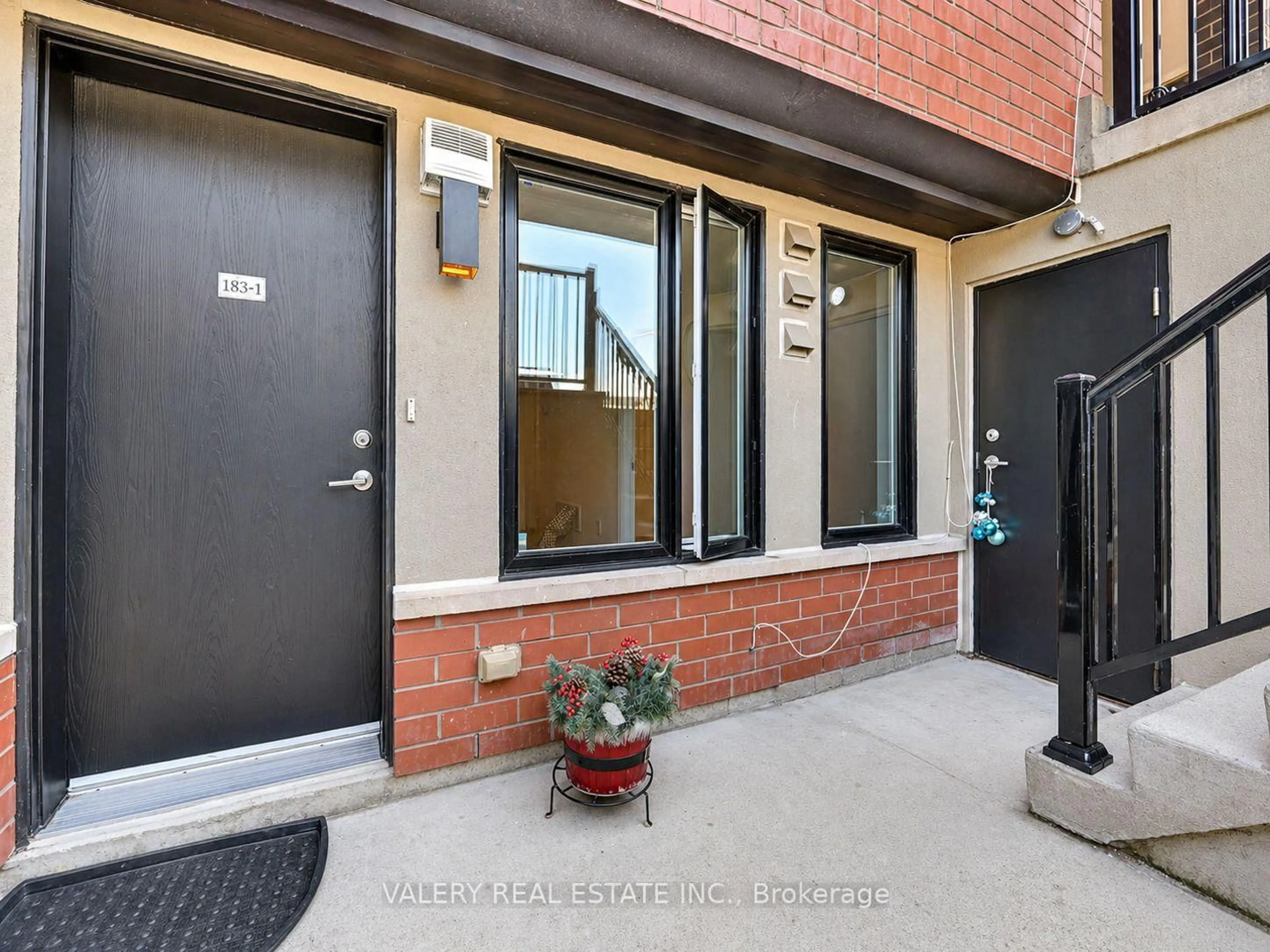Indoor entryway for 183 William Duncan Rd #1, Toronto Ontario M3K 0B7