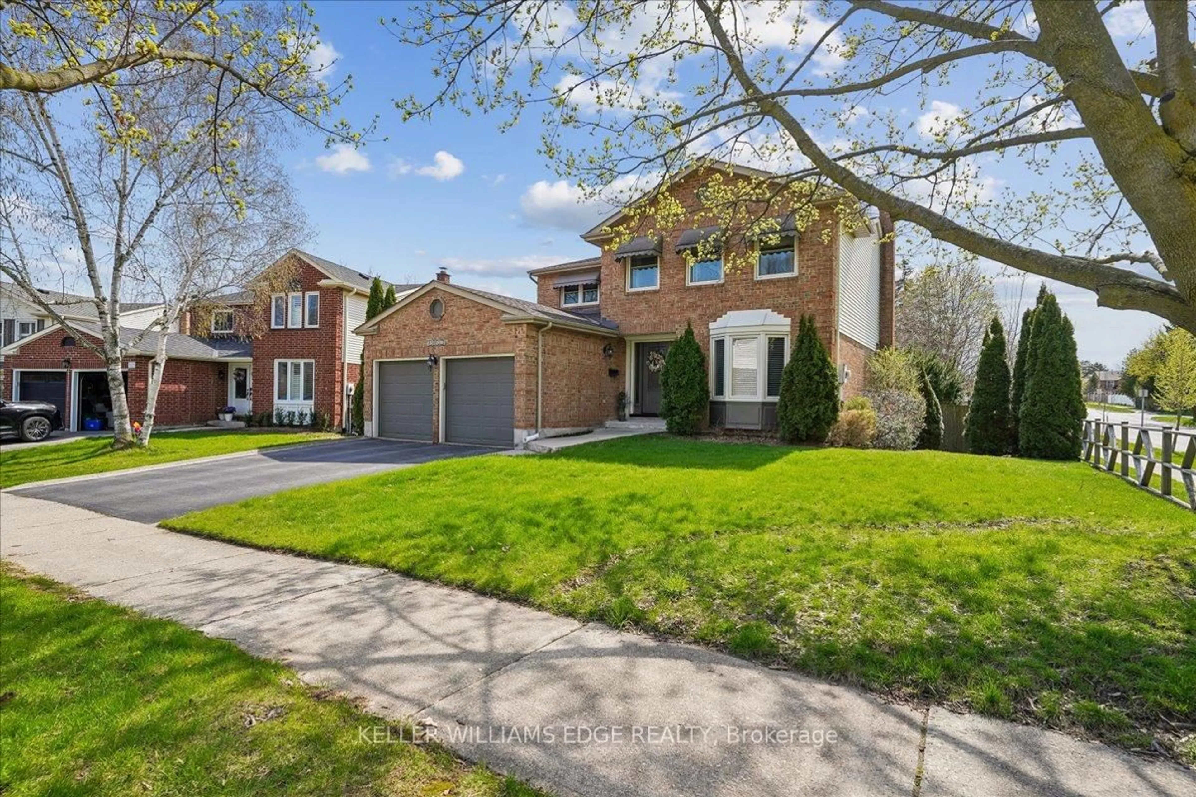 Home with brick exterior material, street for 3150 Trailwood Dr, Burlington Ontario L7M 2Z8