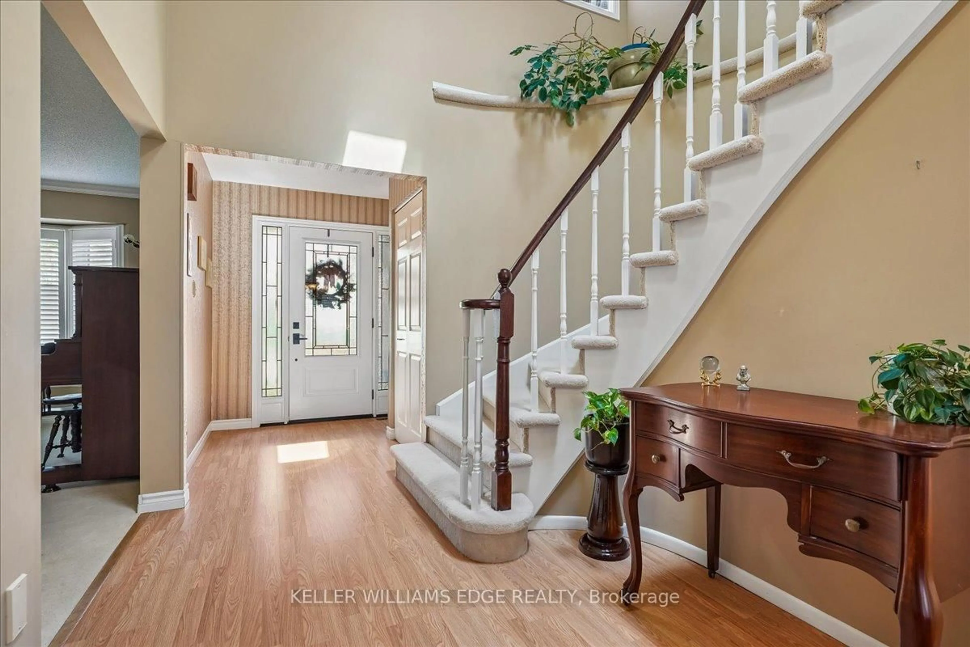 Indoor entryway for 3150 Trailwood Dr, Burlington Ontario L7M 2Z8