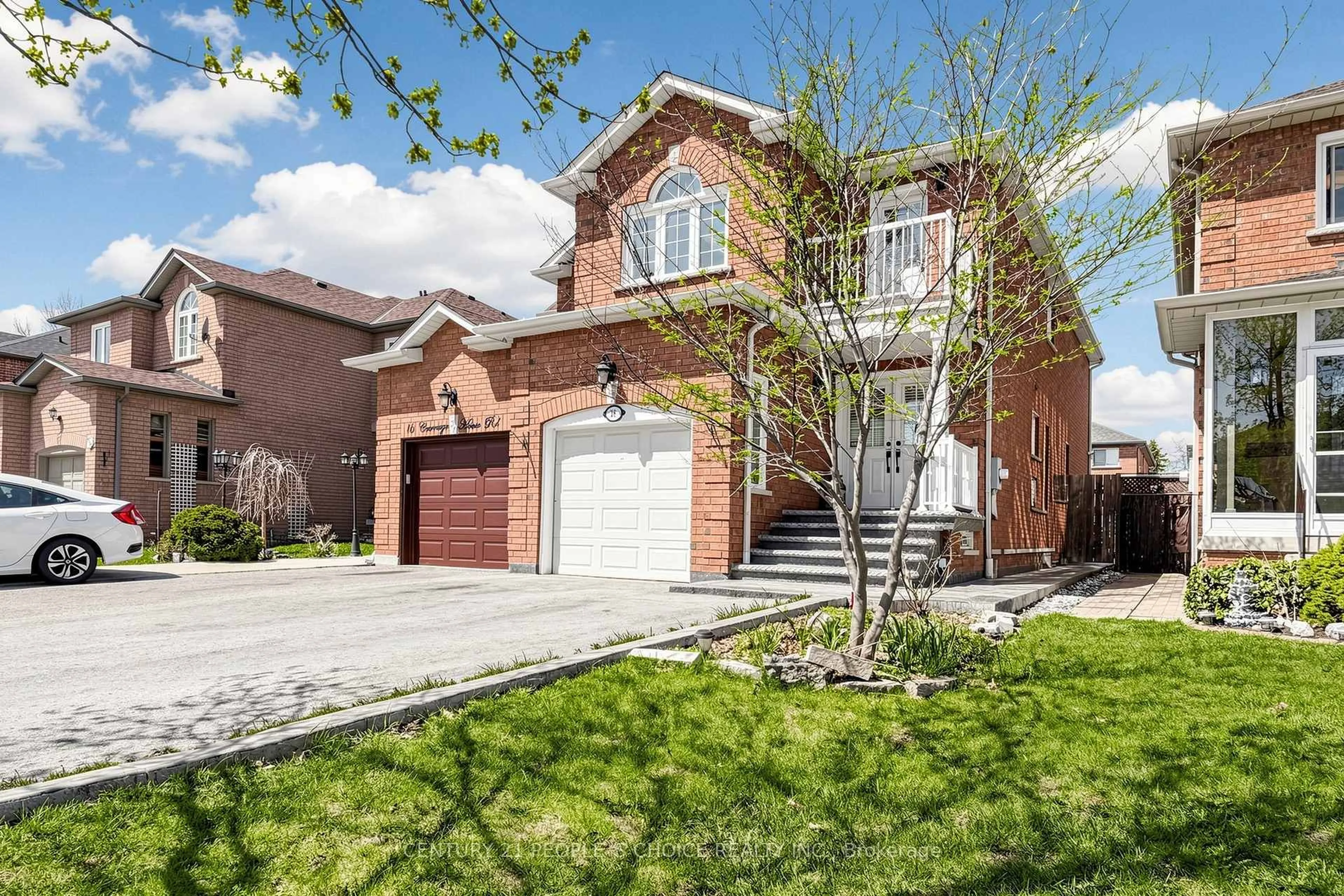 Home with brick exterior material, street for 18 Carriage House Rd, Caledon Ontario L7E 2H8