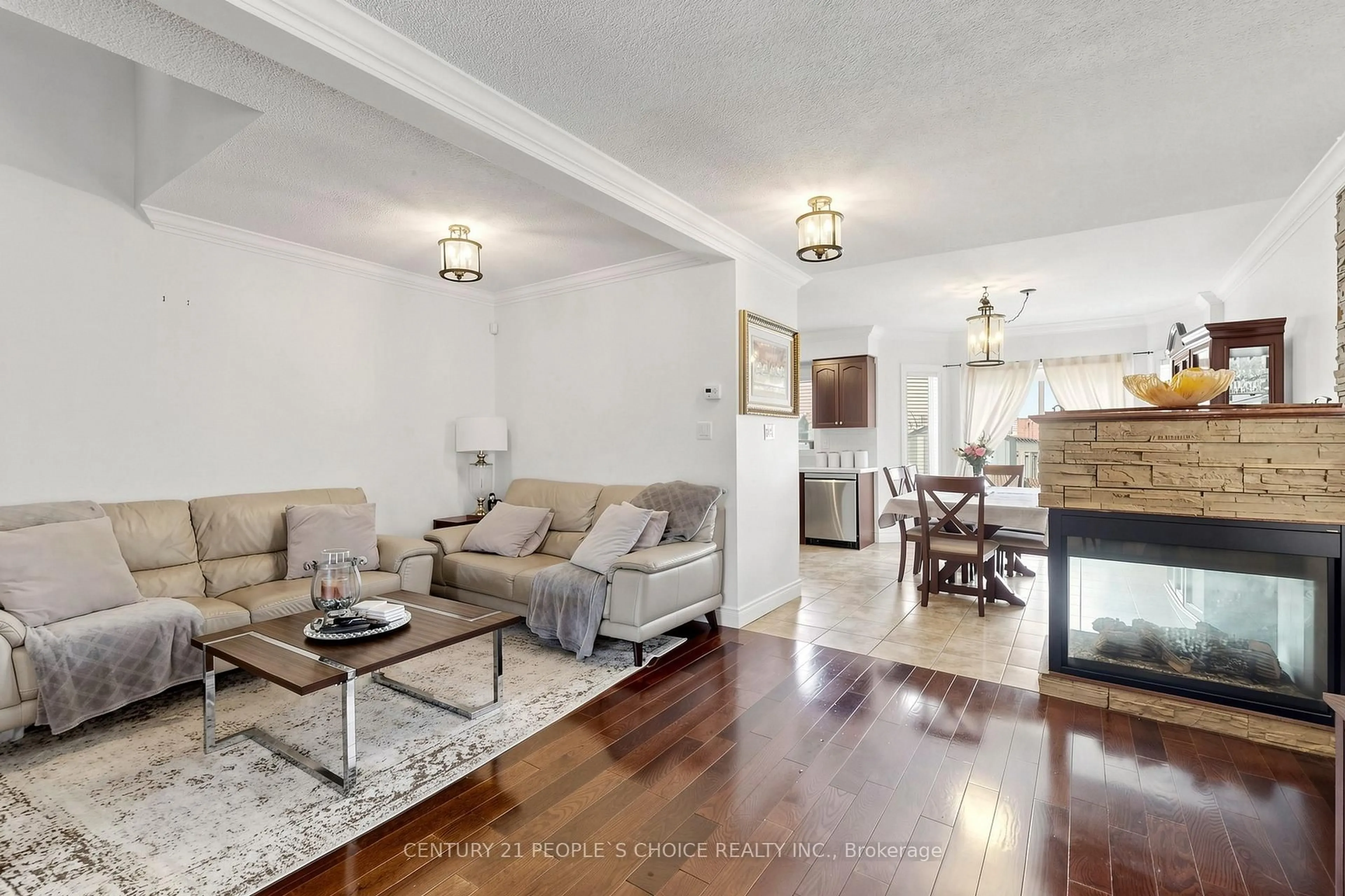Living room with furniture, unknown for 18 Carriage House Rd, Caledon Ontario L7E 2H8