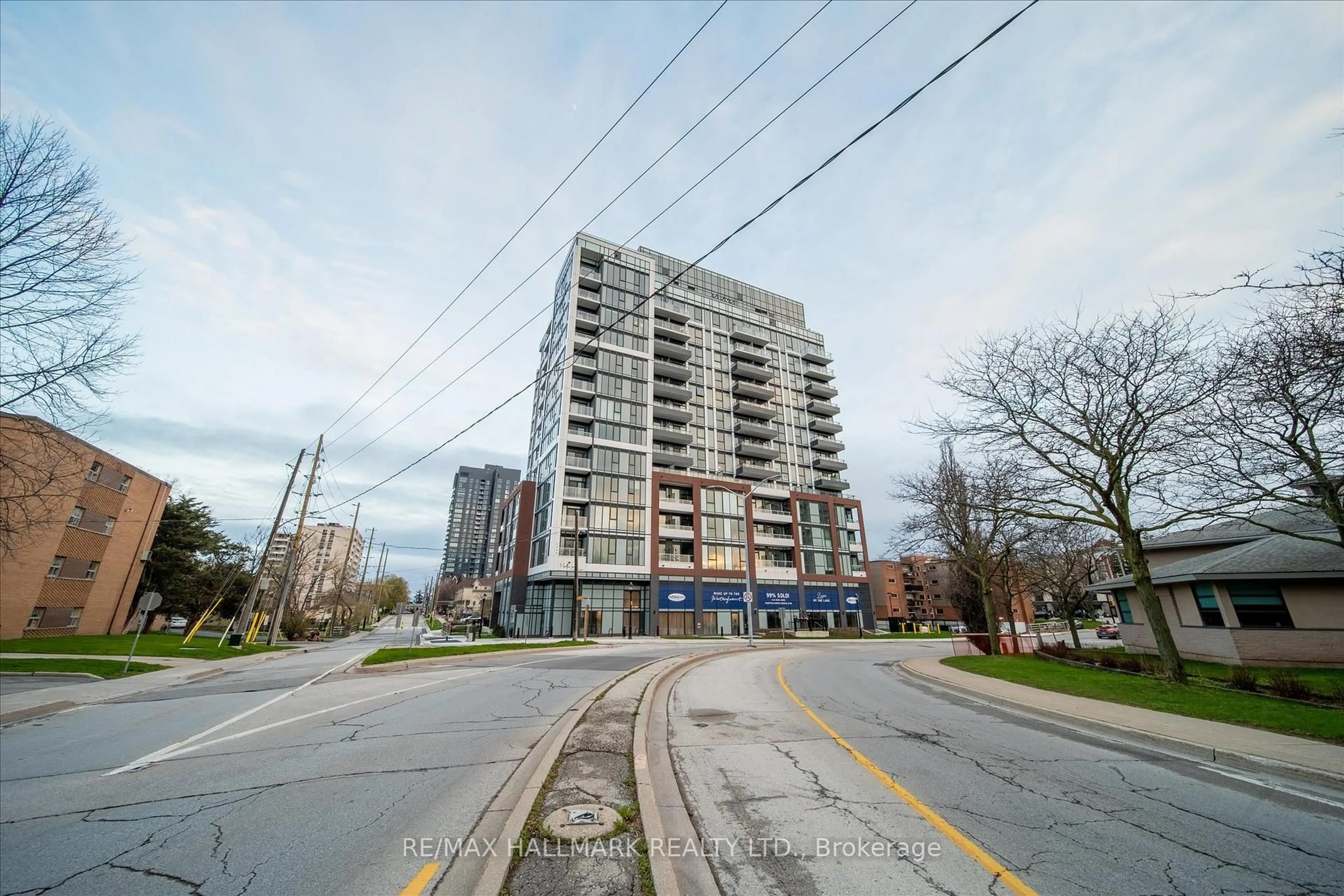 Unknown for 2088 James St #302, Burlington Ontario L7R 0H2