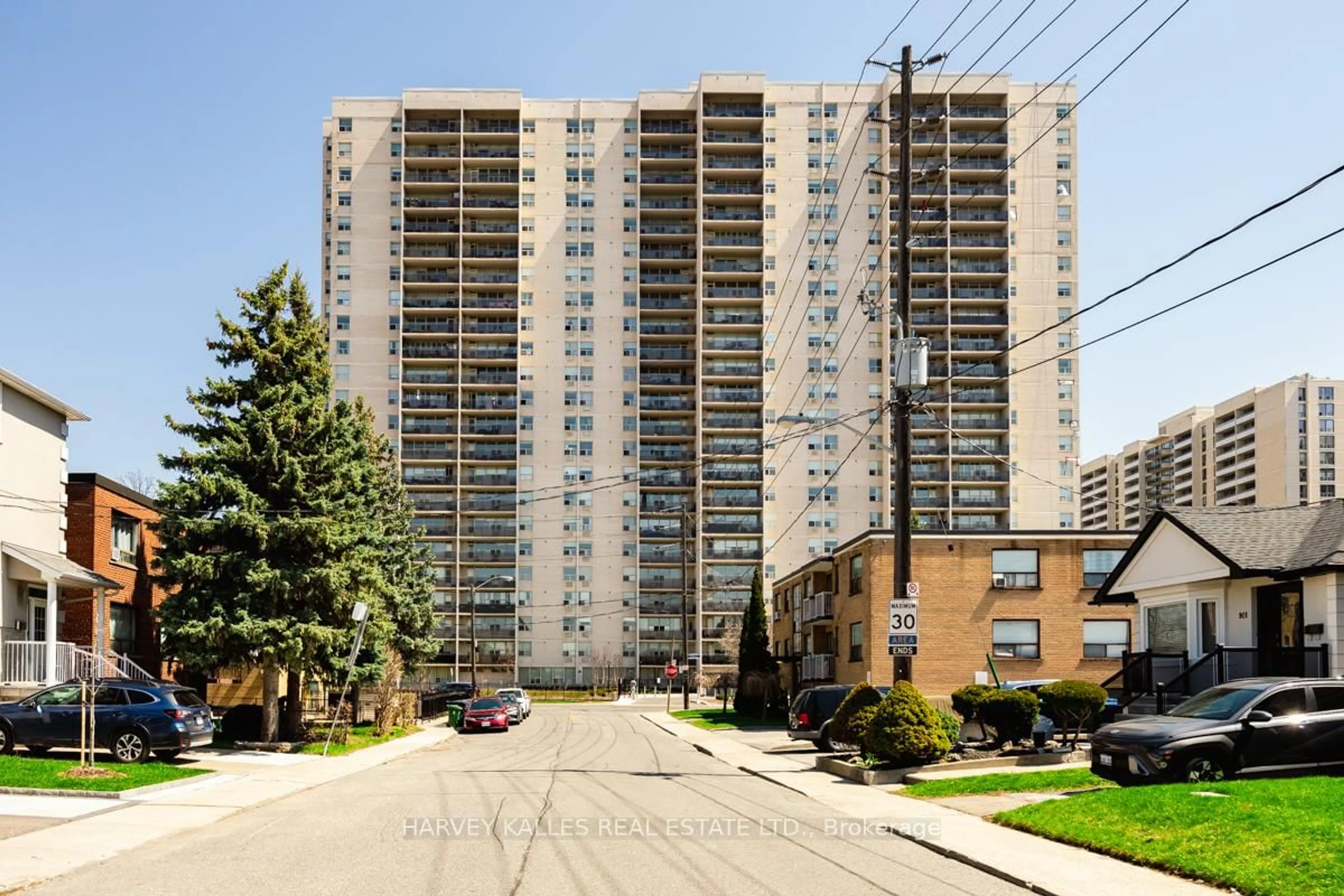 Patio, street for 155 Marlee Ave #2002, Toronto Ontario M6B 4B5