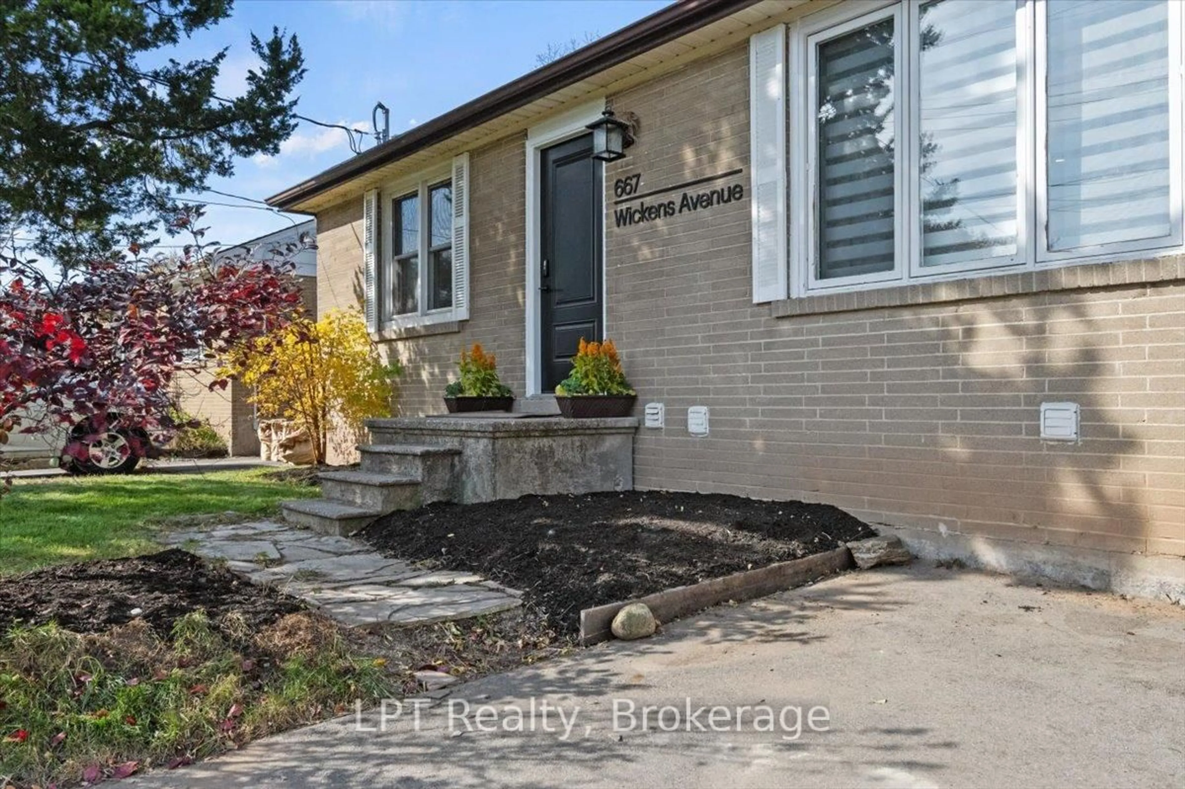 Unknown for 667 Wickens Ave, Burlington Ontario L7T 3T1