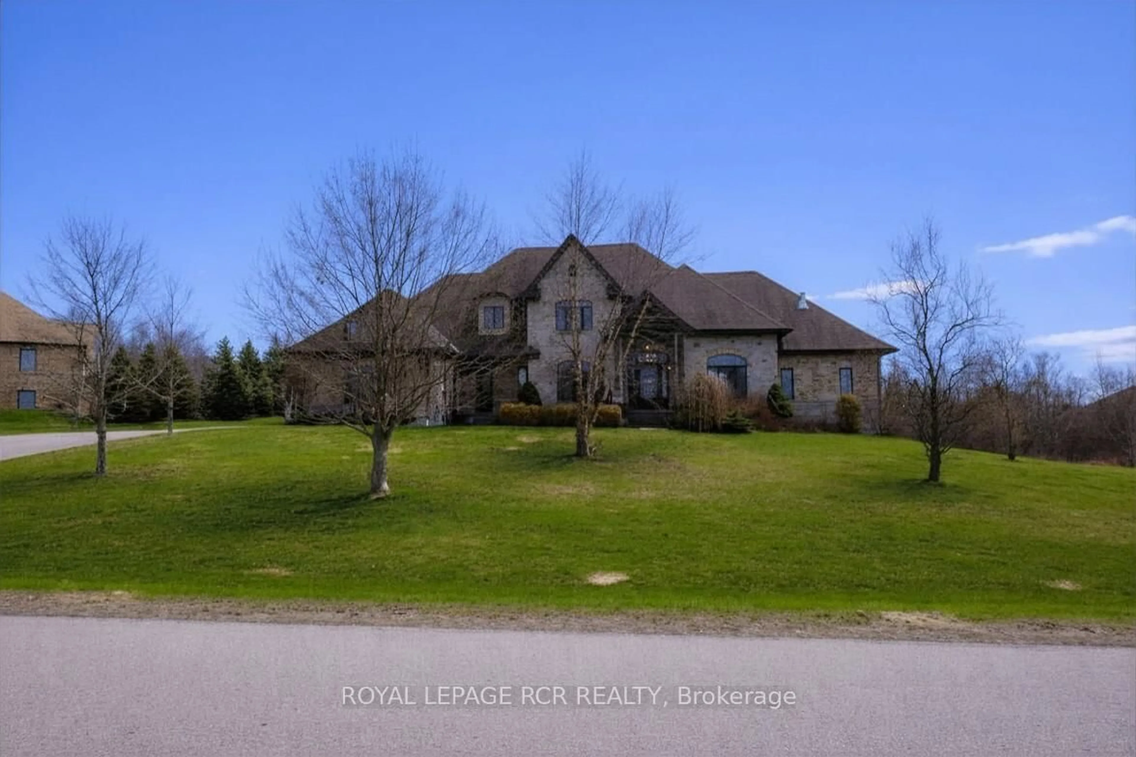 A pic from outside/outdoor area/front of a property/back of a property/a pic from drone, unknown for 7 Proctor Ave, Caledon Ontario L7E 4E7