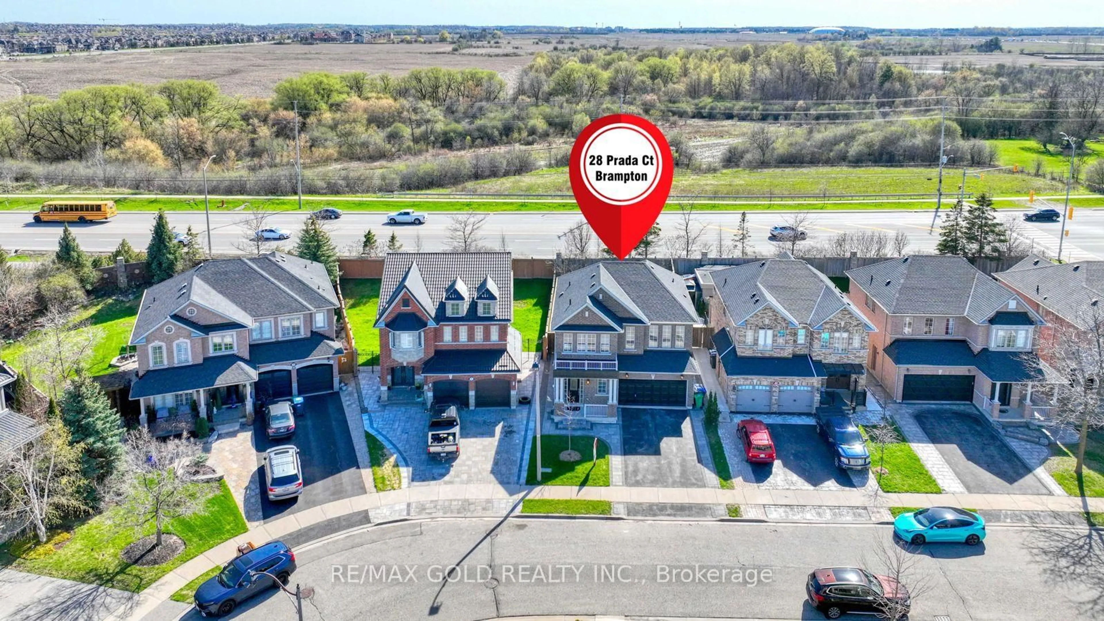 A pic from outside/outdoor area/front of a property/back of a property/a pic from drone, street for 28 Prada Crt, Brampton Ontario L6P 2K1