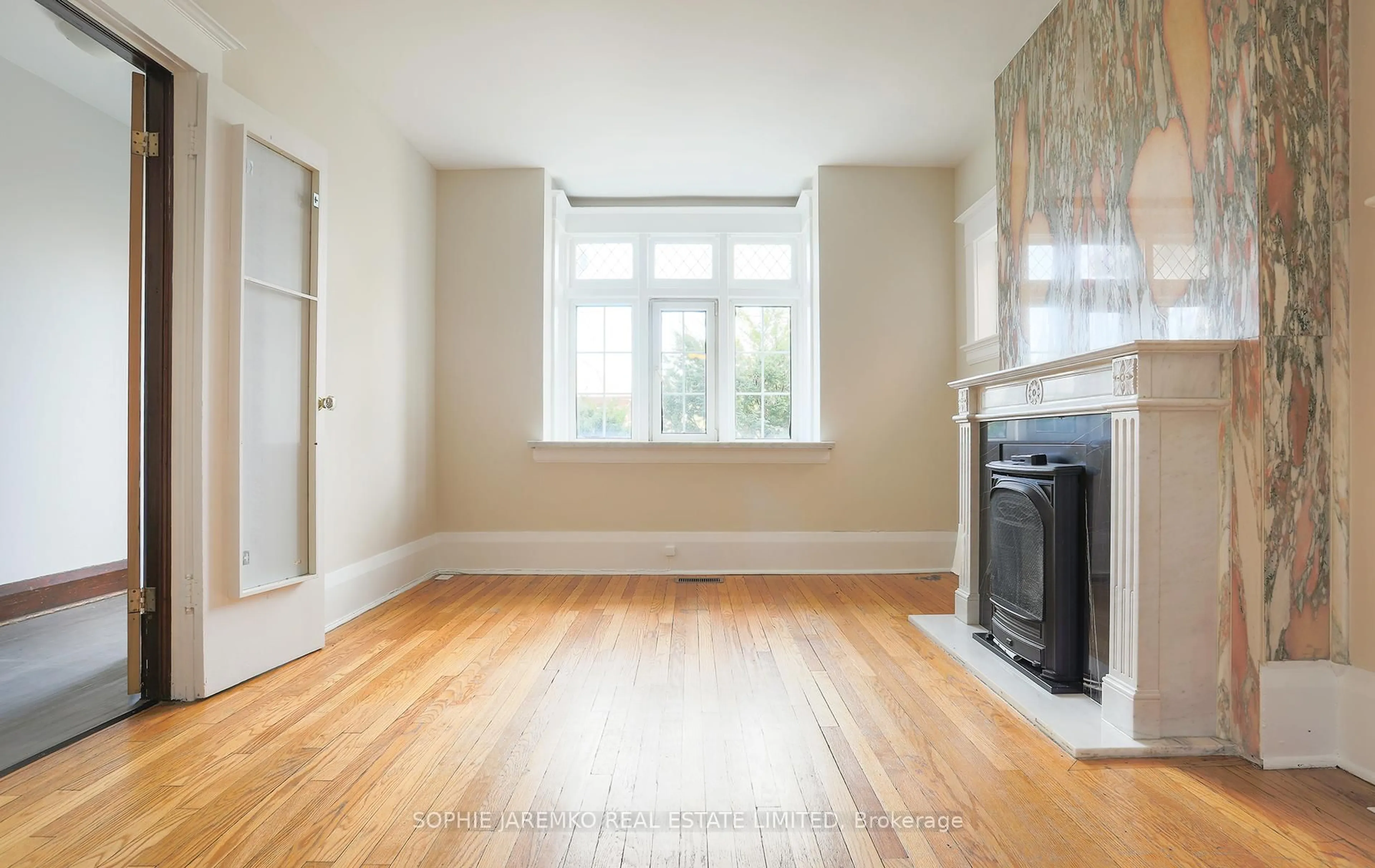 A pic of a room for 87 Clendenan Ave, Toronto Ontario M6P 2W7