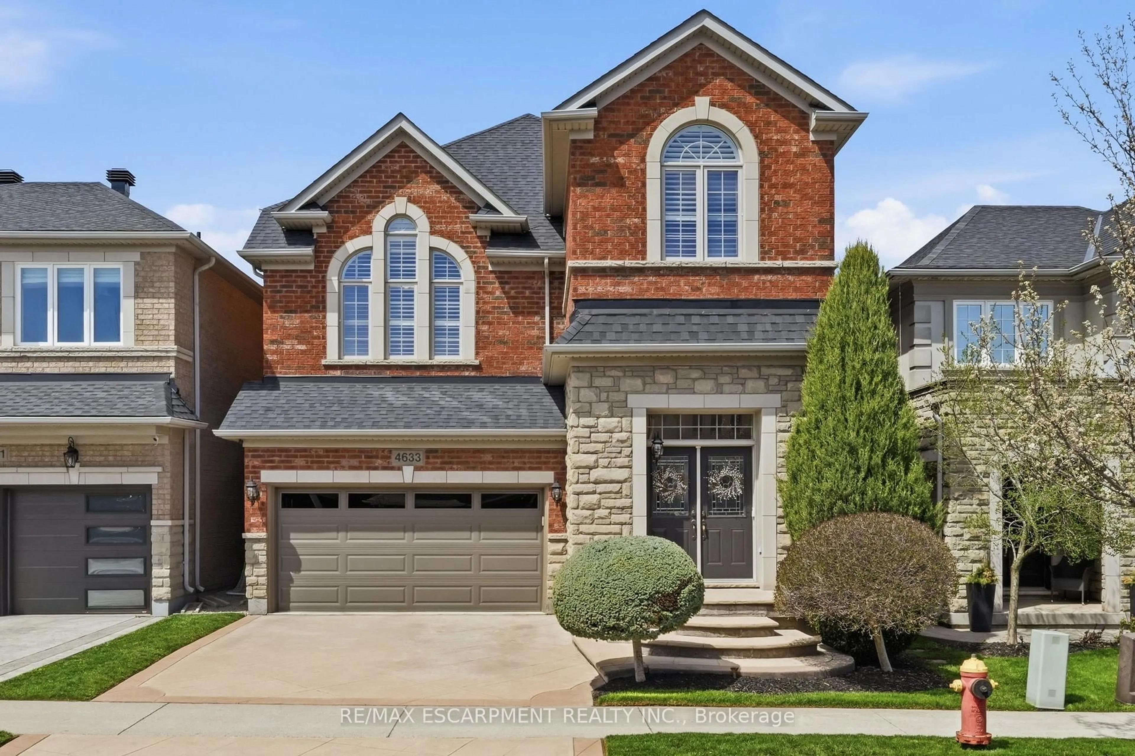 Home with brick exterior material, street for 4633 Kearse St, Burlington Ontario L7M 0K7