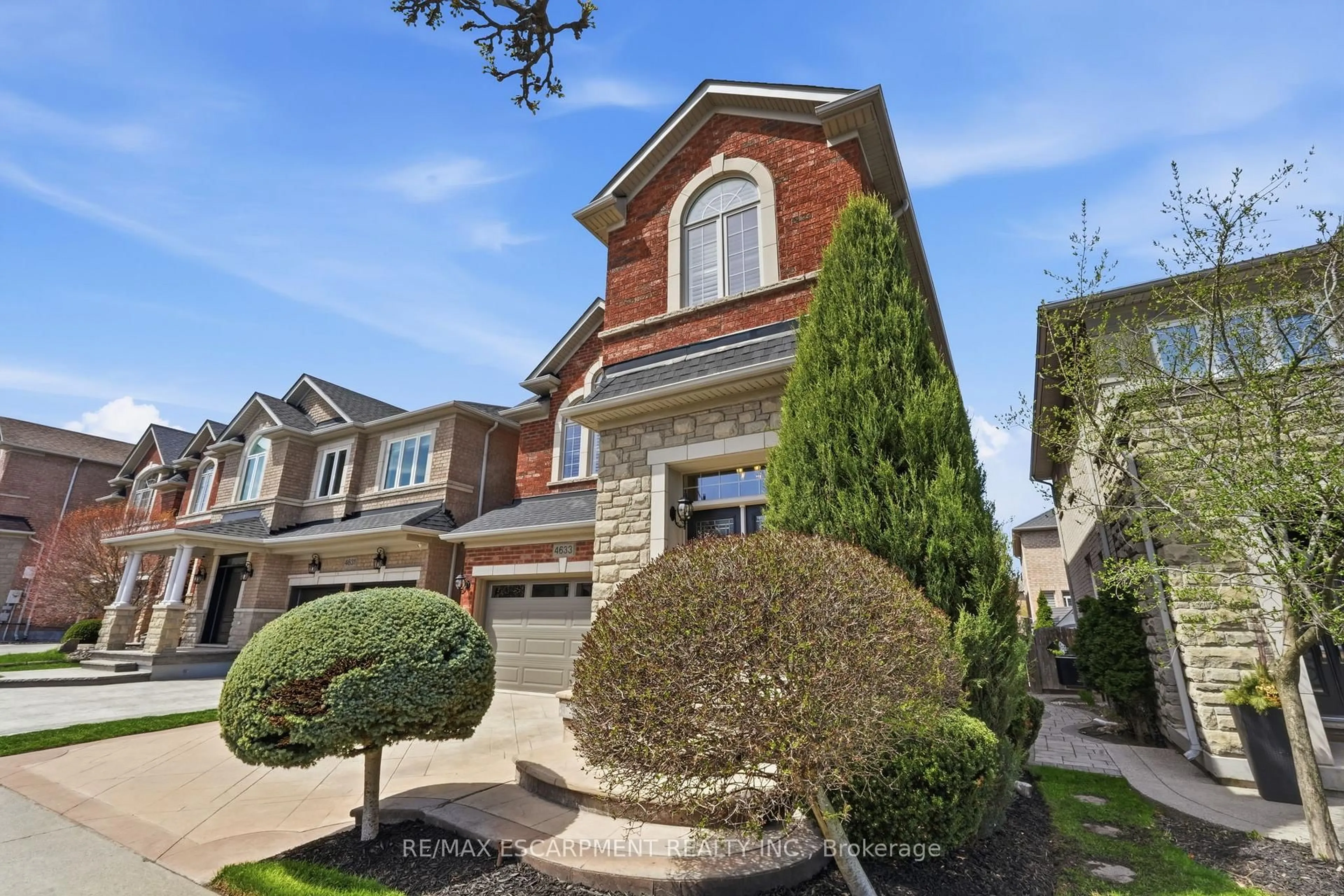 Home with brick exterior material, street for 4633 Kearse St, Burlington Ontario L7M 0K7