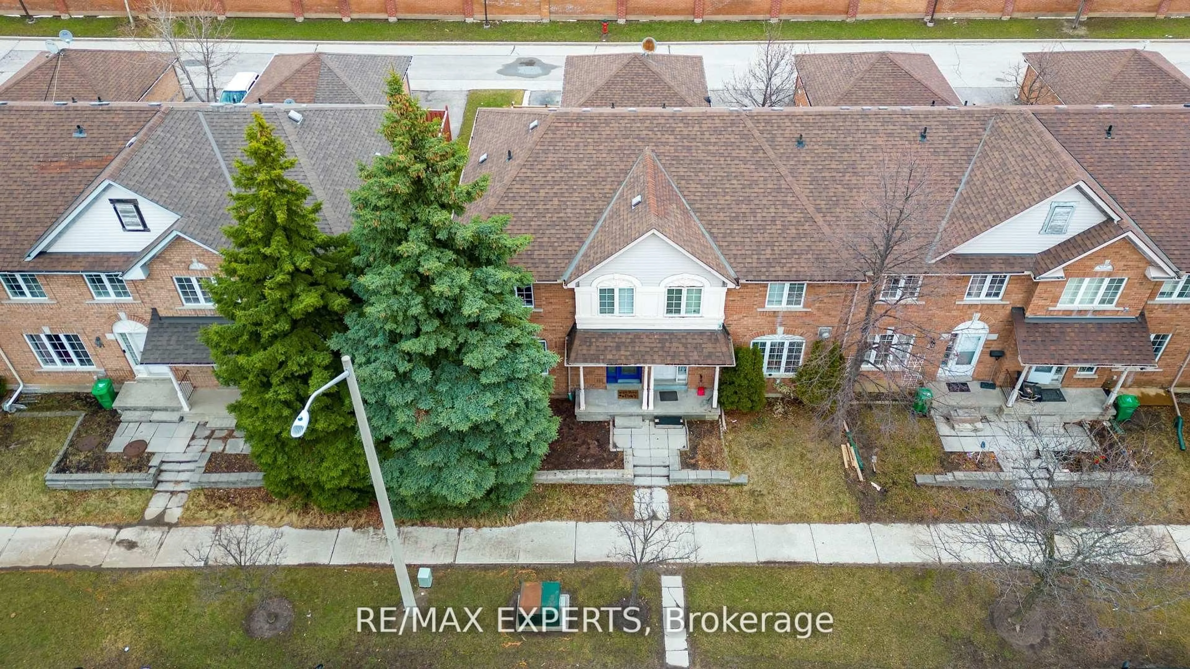 A pic from outside/outdoor area/front of a property/back of a property/a pic from drone, street for 35 Malta Ave #87, Brampton Ontario L6Y 5B4