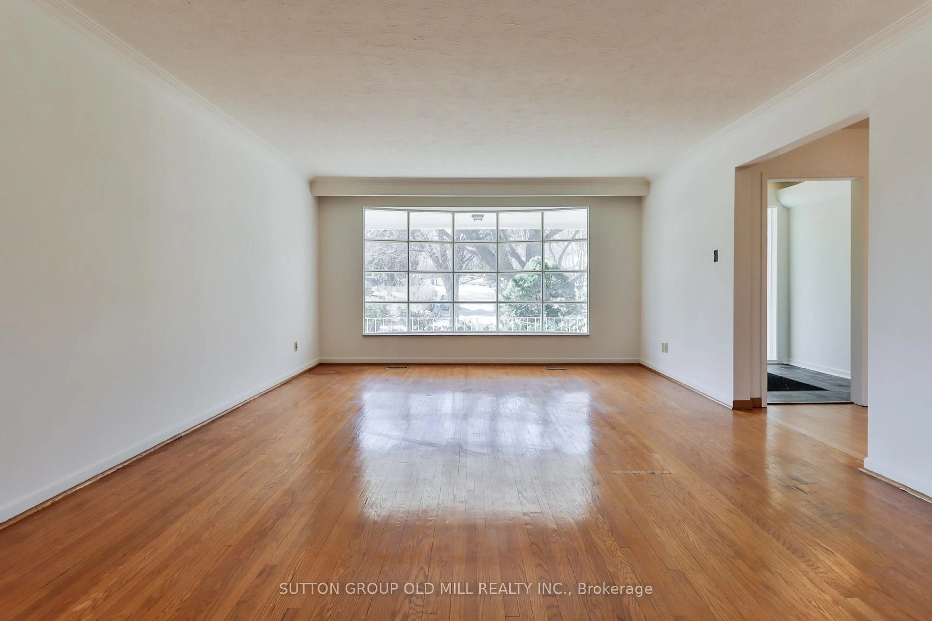 A pic of a room for 32 Hunting Rdge, Toronto Ontario M9R 1B5